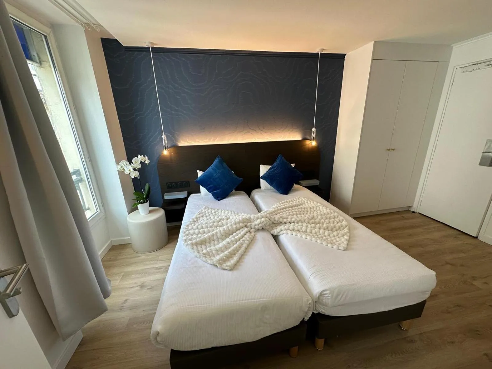 Bed in Hôtel Opera Deauville