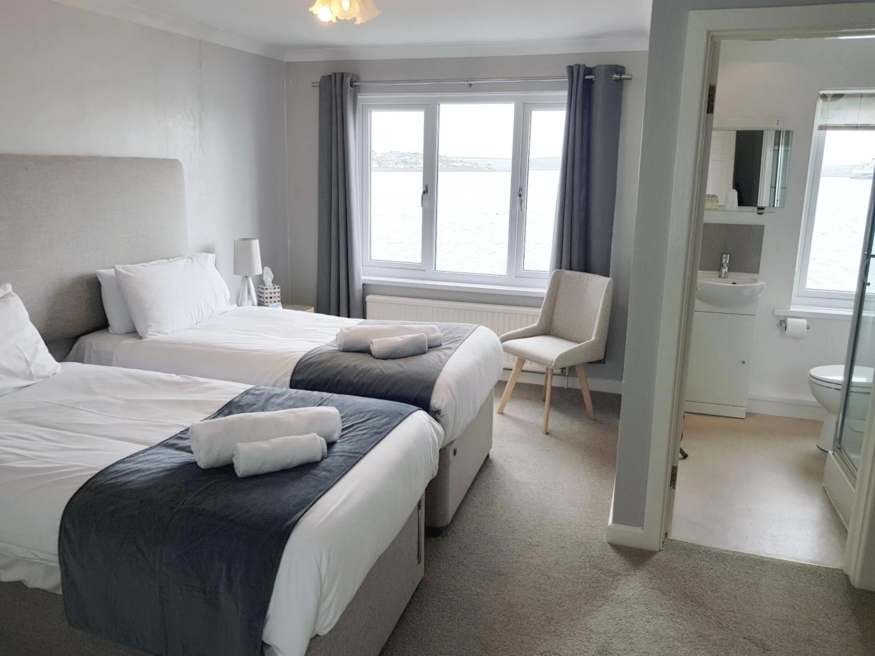 Bedroom, Bed in Ferry House Inn