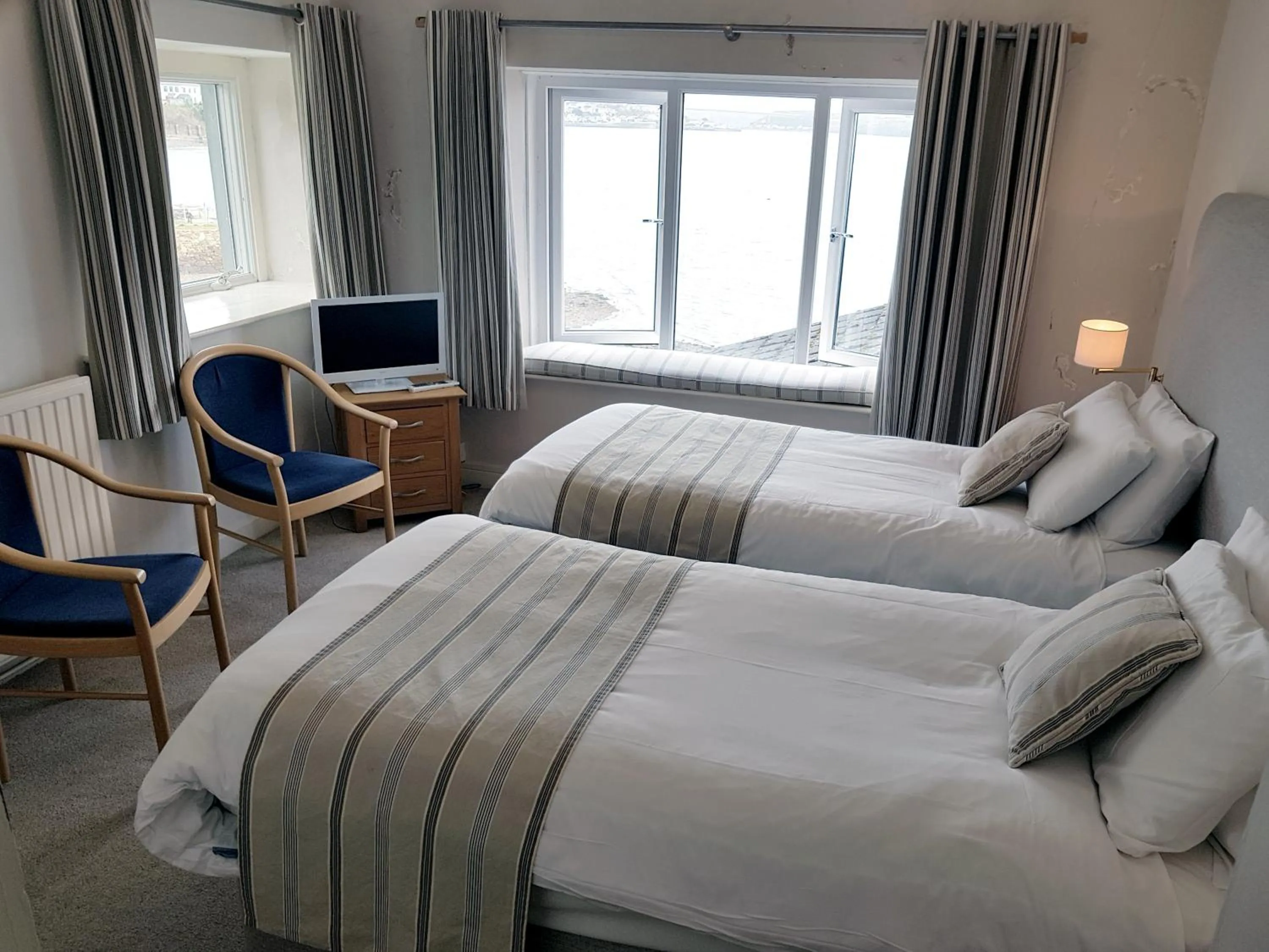 Bedroom, Bed in Ferry House Inn