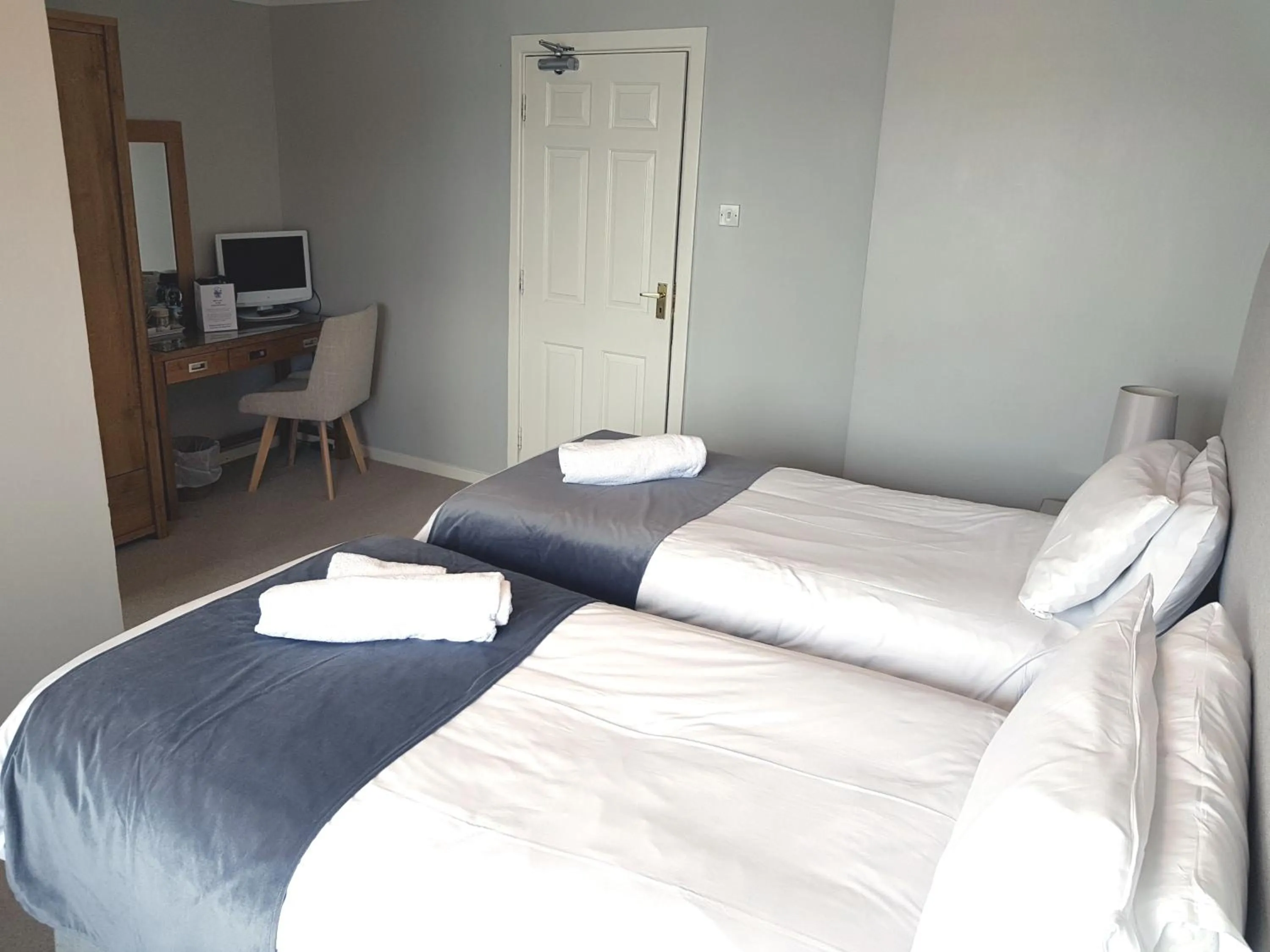 Bedroom, Bed in Ferry House Inn