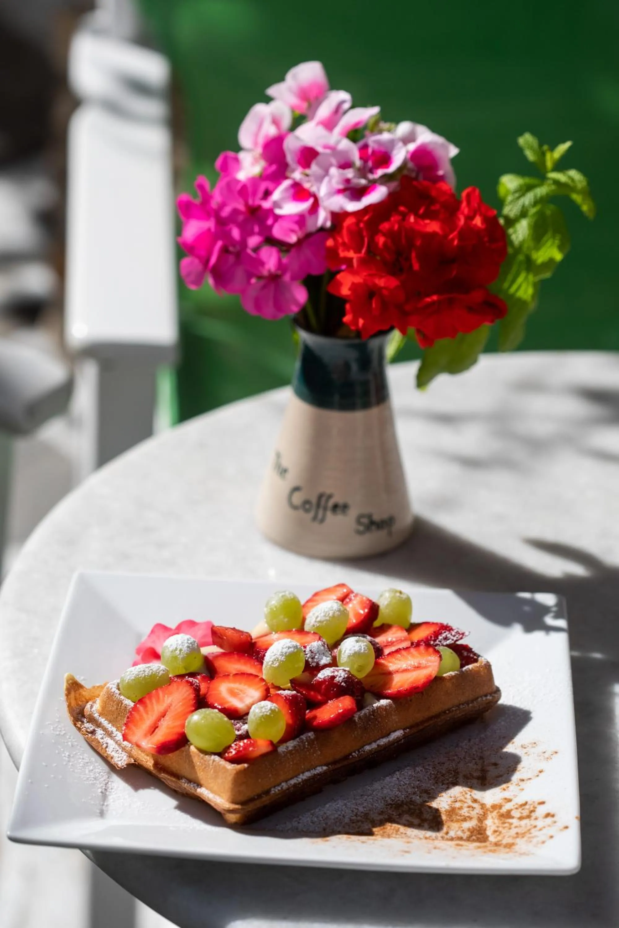 Restaurant/places to eat in Arco Naxos Luxury Apartments