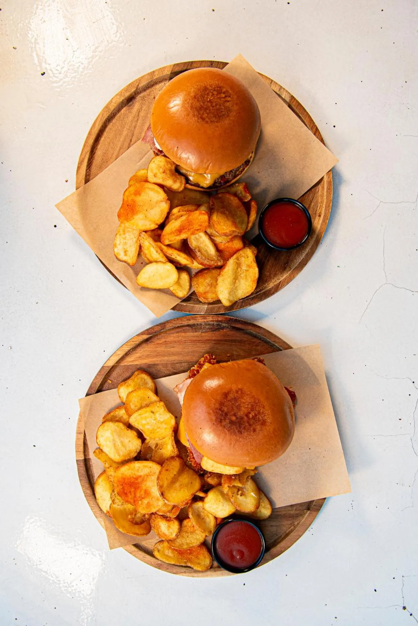 Restaurant/places to eat in Arco Naxos Luxury Apartments