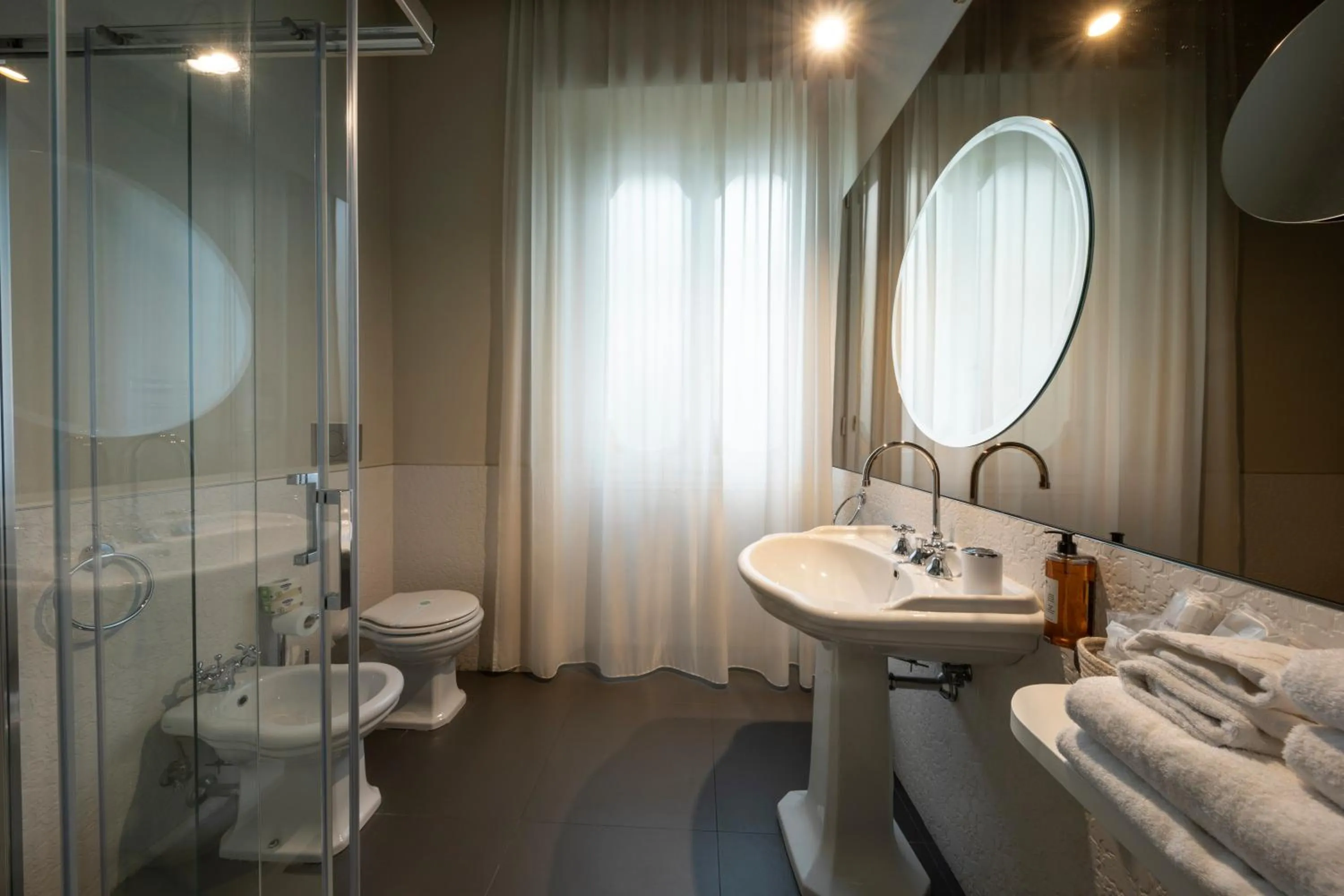 Toilet in Ricasoli Garden Relais