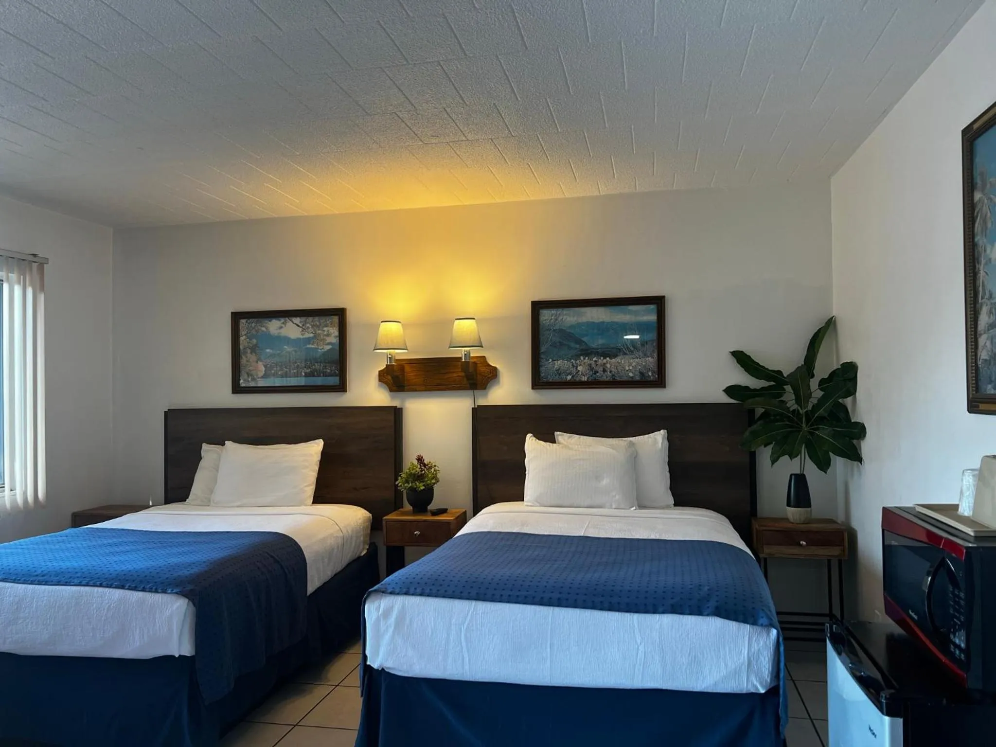 minibar, Bed in Nocturne Motel