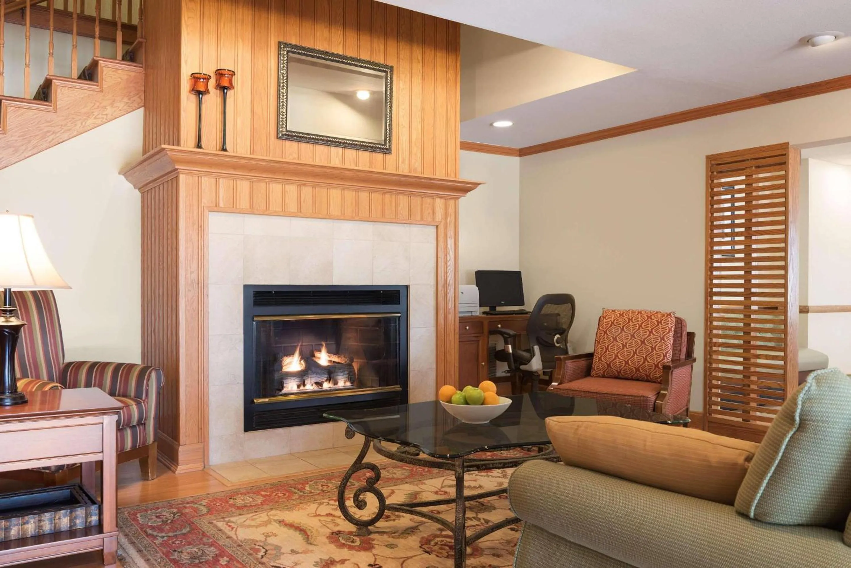 Lobby or reception in Country Inn & Suites by Radisson, Davenport - Quad Cities