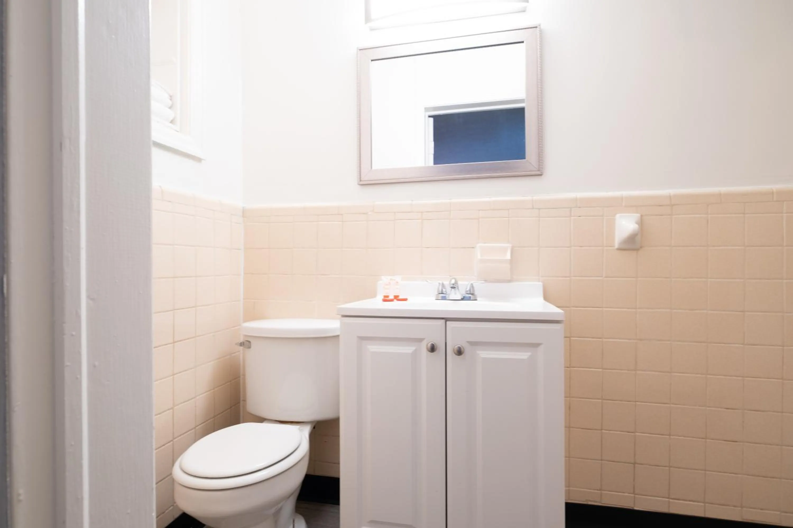 Bathroom in Hotel O Atlanta Airport Jonesboro/Morrow I-75