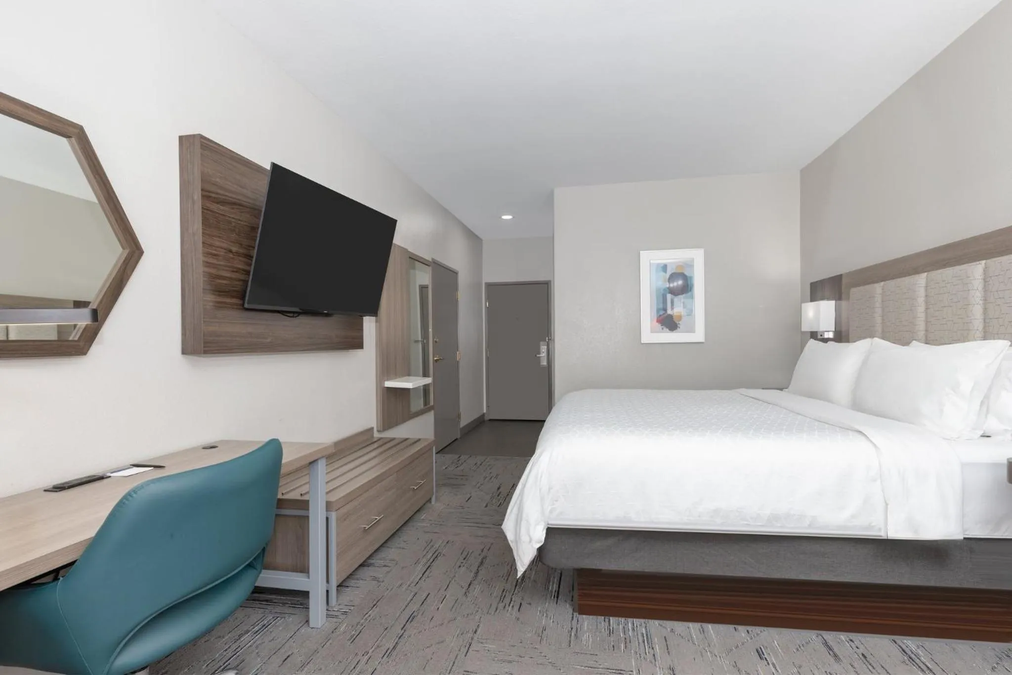 Photo of the whole room, Bed in Holiday Inn Express and Suites Granbury by IHG