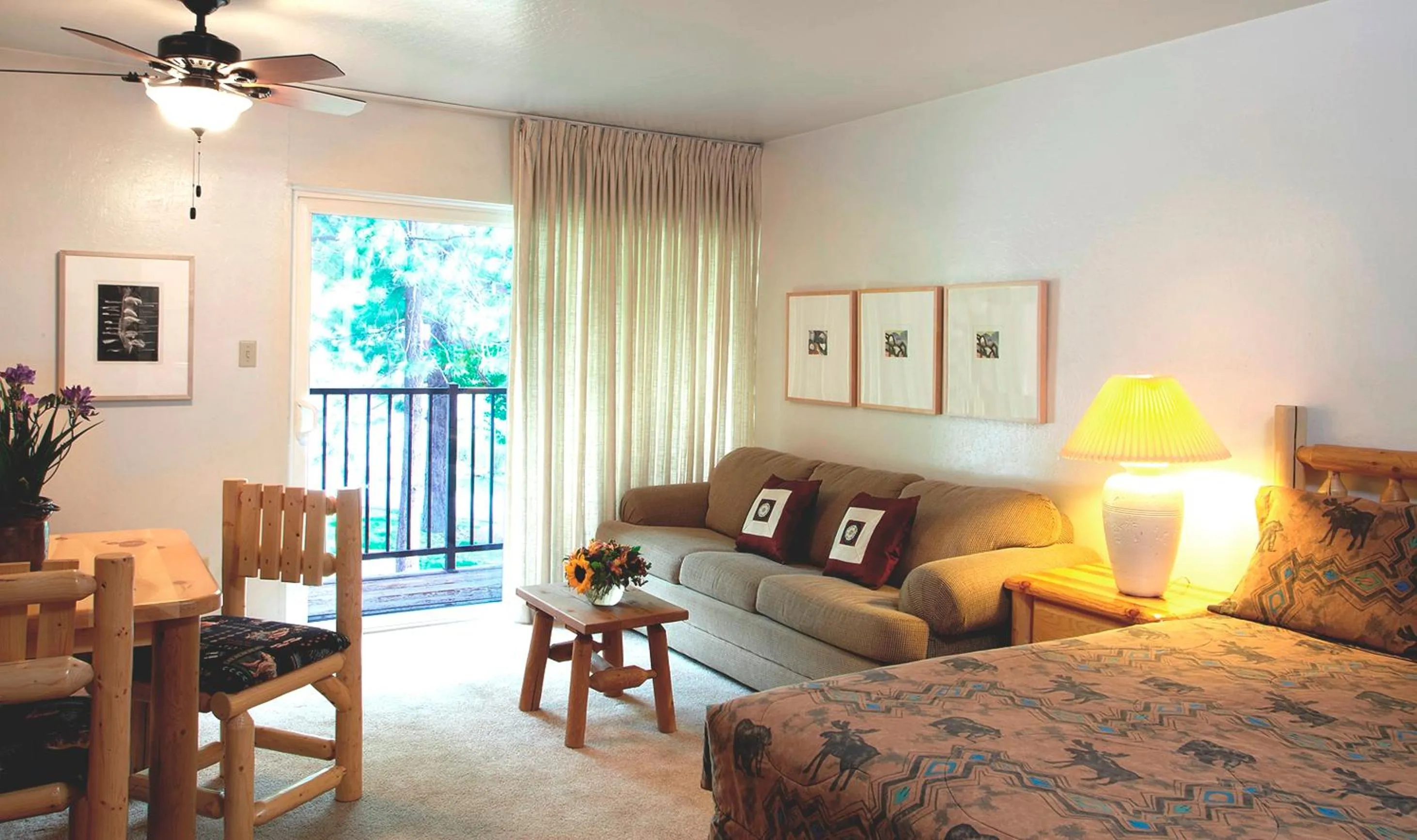 Photo of the whole room, Seating Area in Donner Lake Village