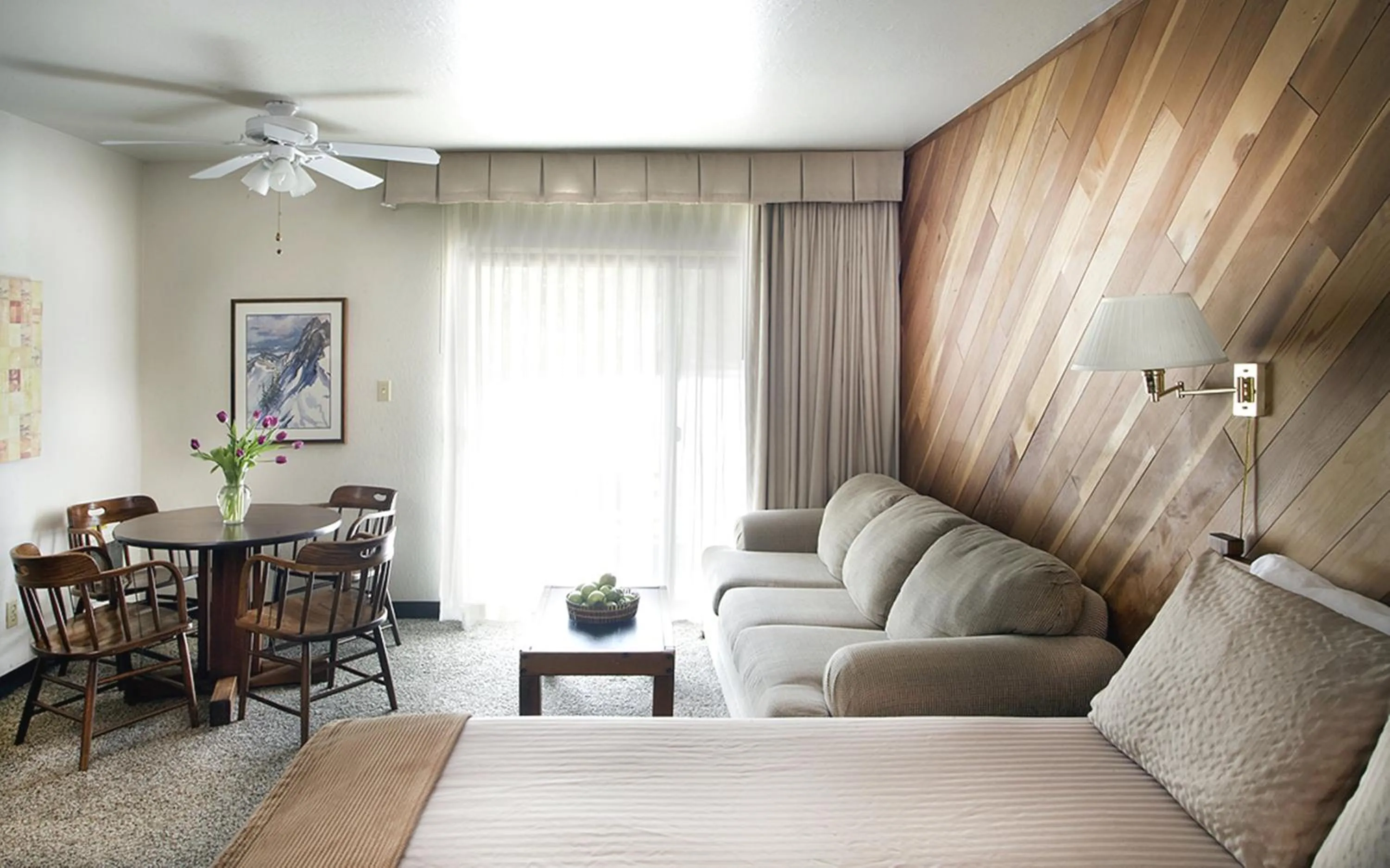 Photo of the whole room, Seating Area in Donner Lake Village