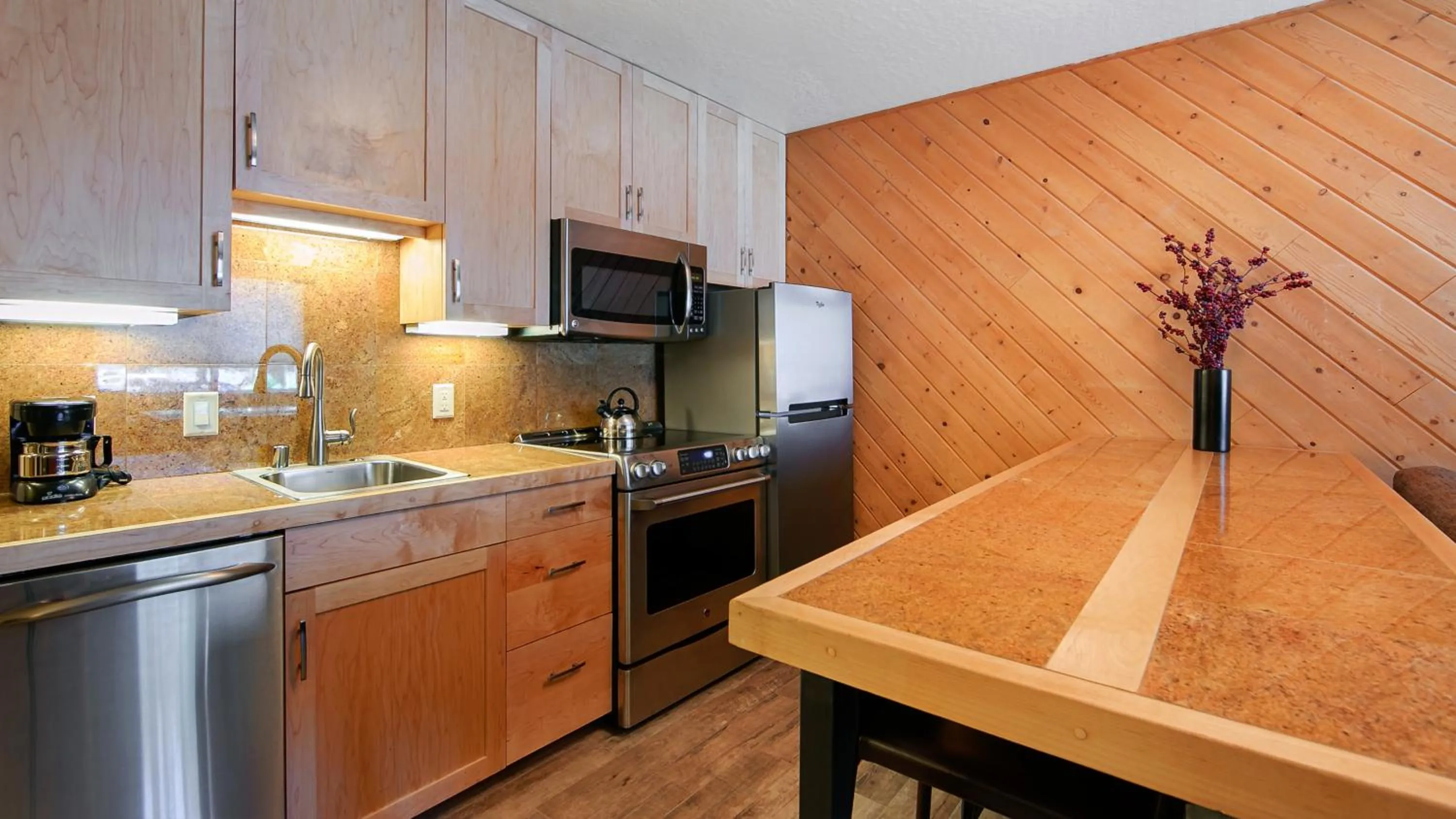 Kitchen or kitchenette, Kitchen/Kitchenette in Donner Lake Village