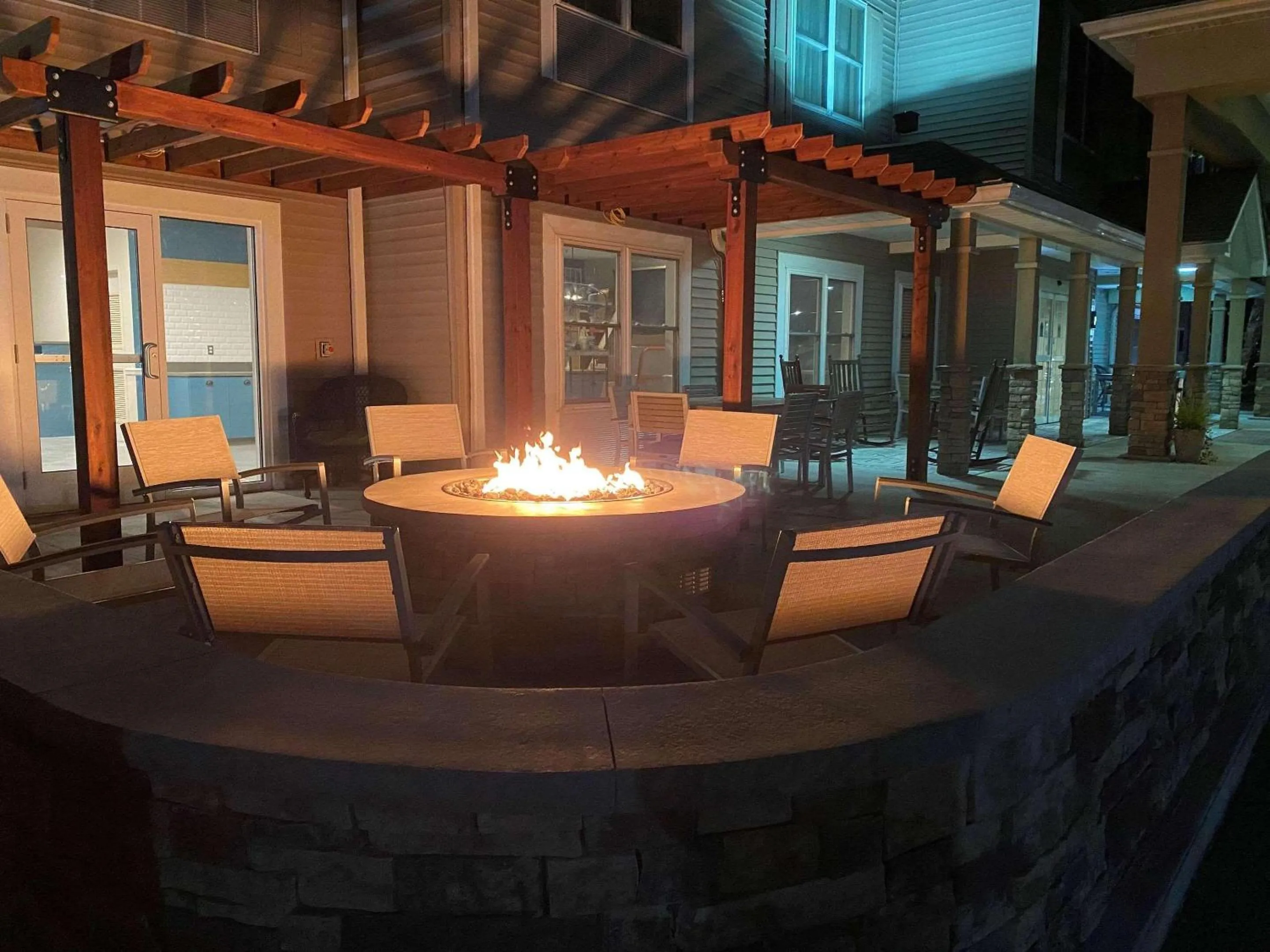 Property building in Country Inn & Suites by Radisson, Lehighton-Jim Thorpe, PA