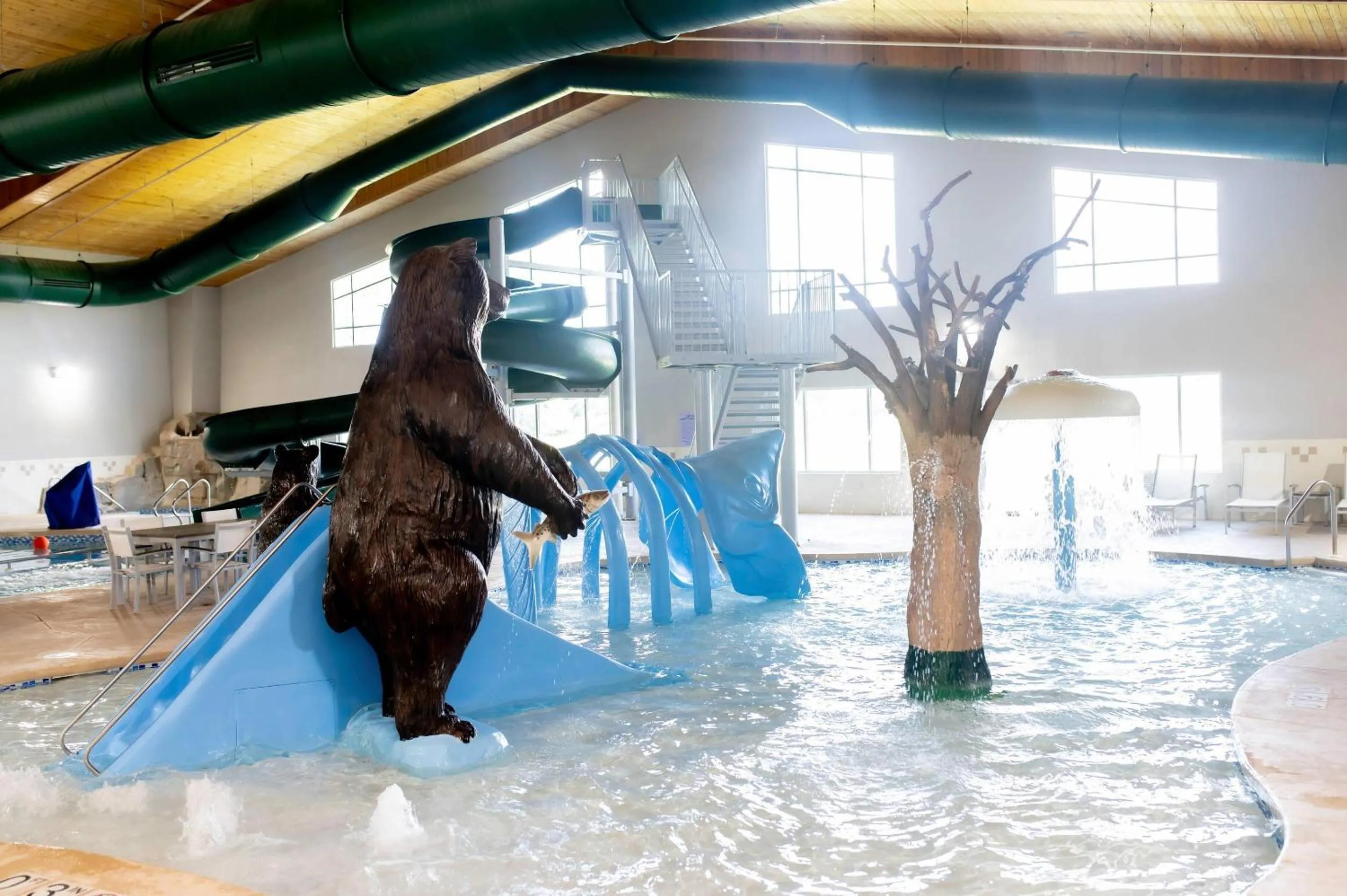 Swimming pool in Country Inn & Suites by Radisson, Prairie du Chien