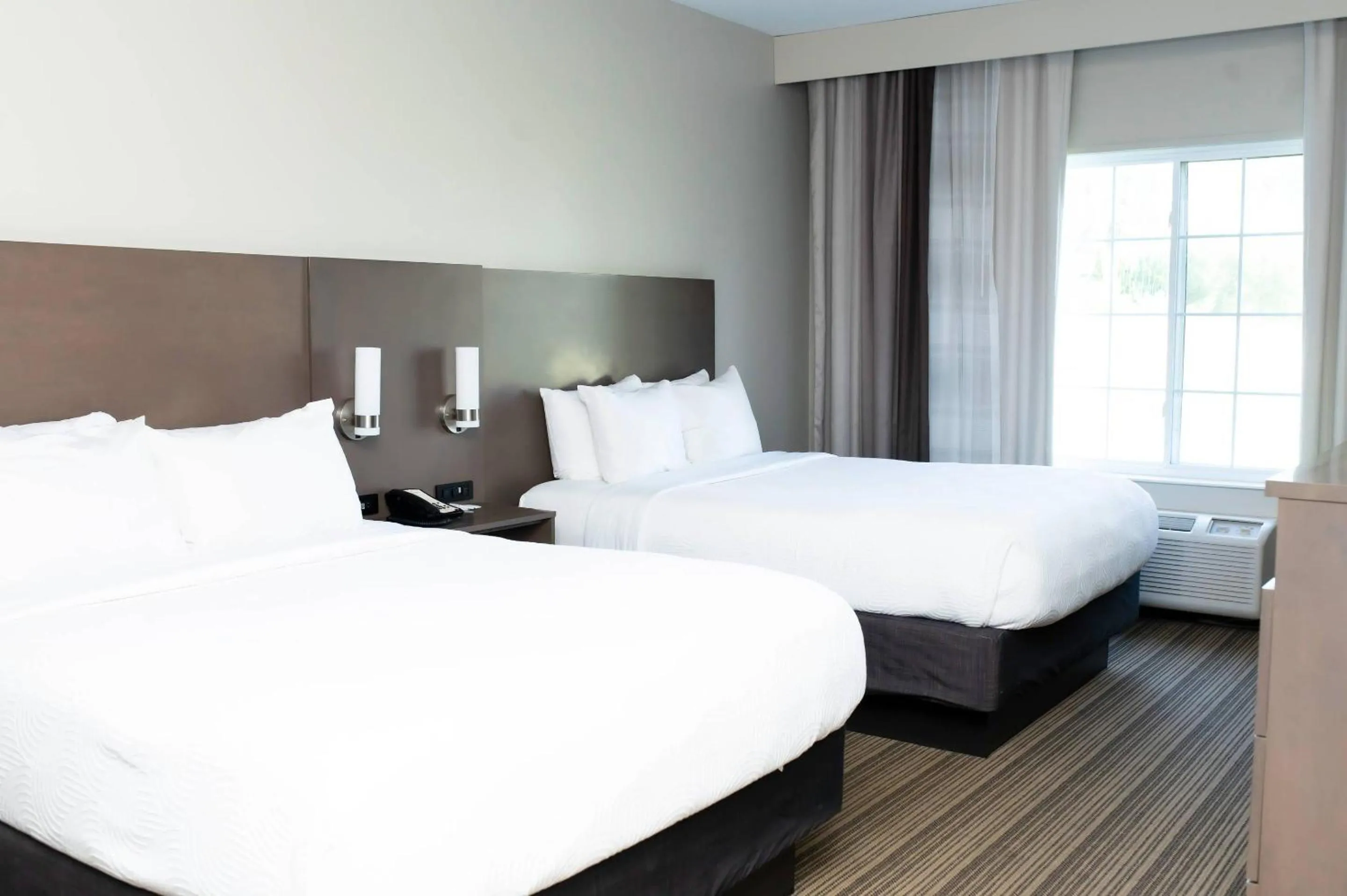 Bedroom in Country Inn & Suites by Radisson, Prairie du Chien