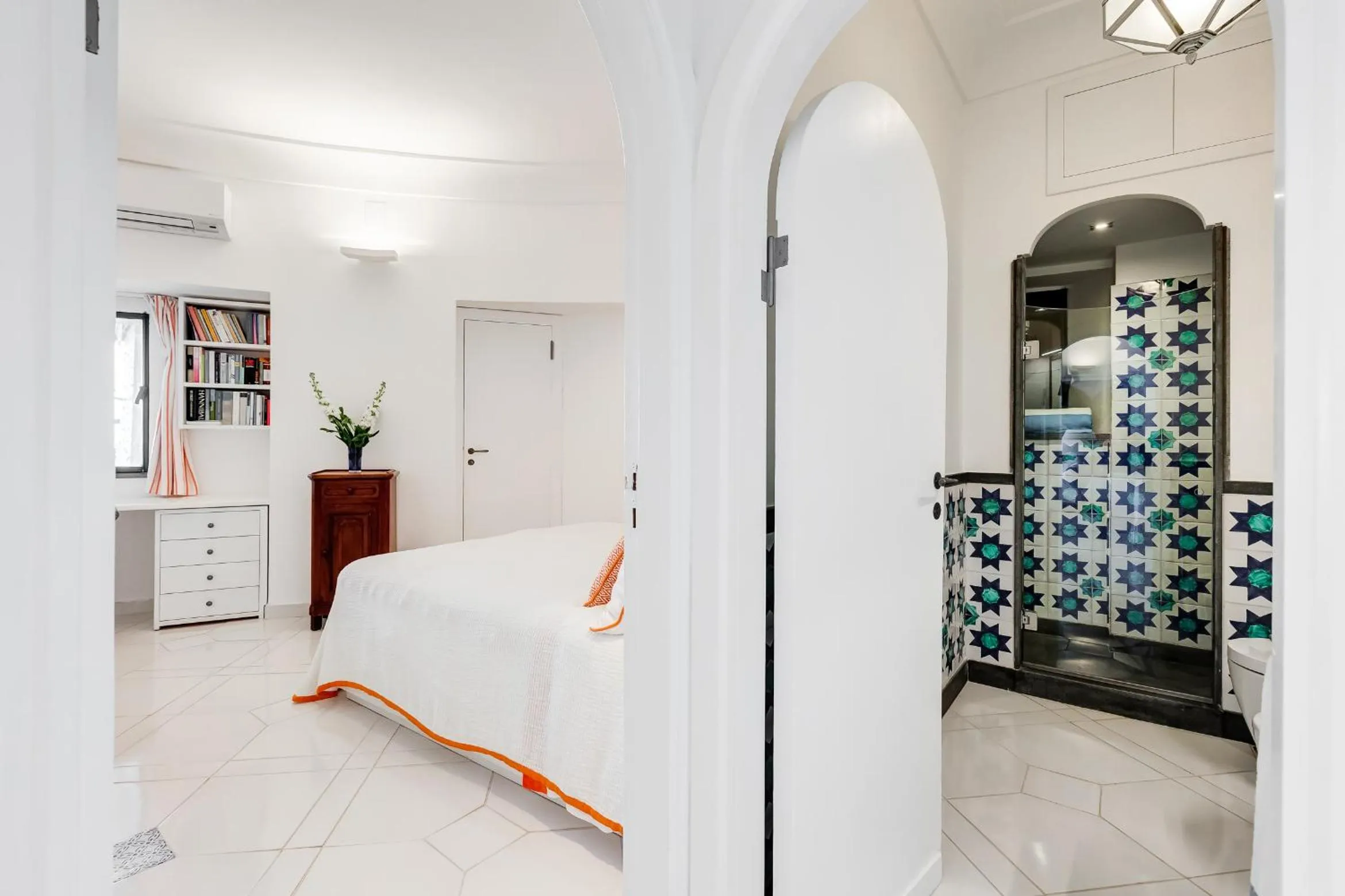 Photo of the whole room, Bed in Torre Silja