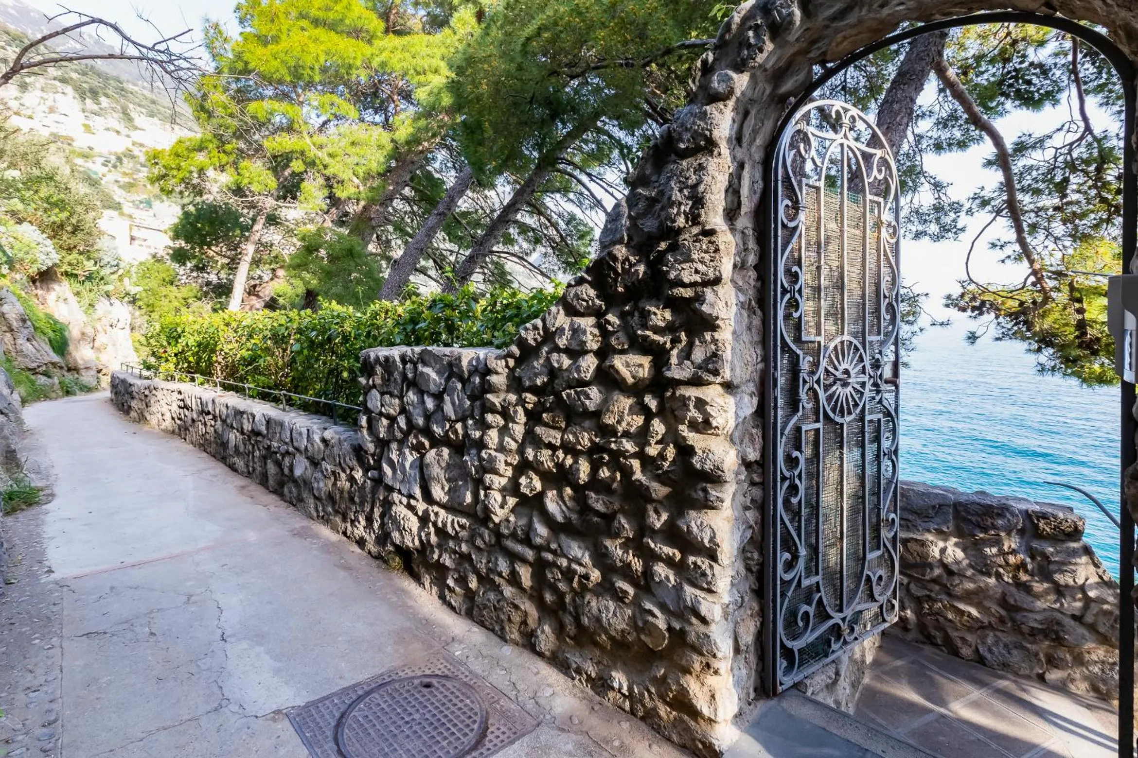 Facade/entrance in Torre Silja