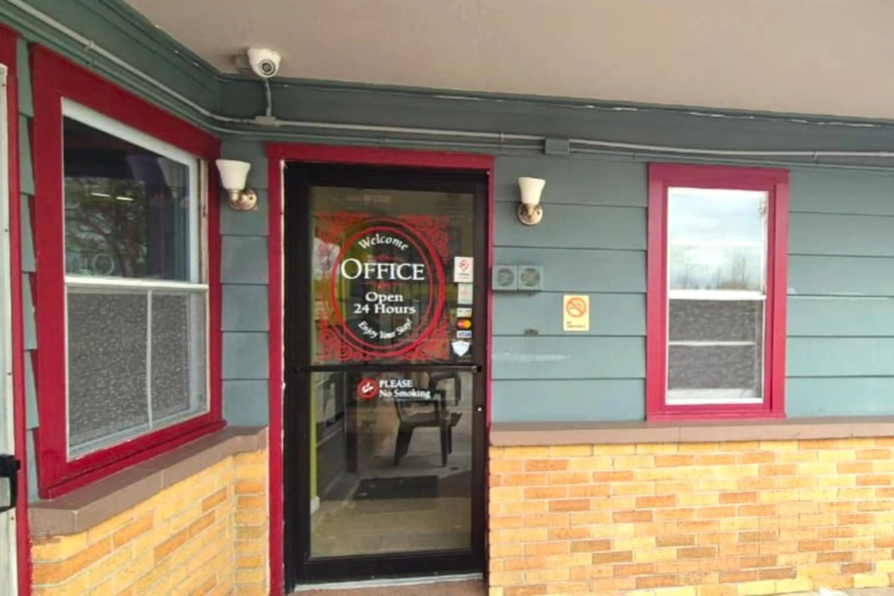 Lobby or reception in Economy Inn Cadillac MI by Hotel O