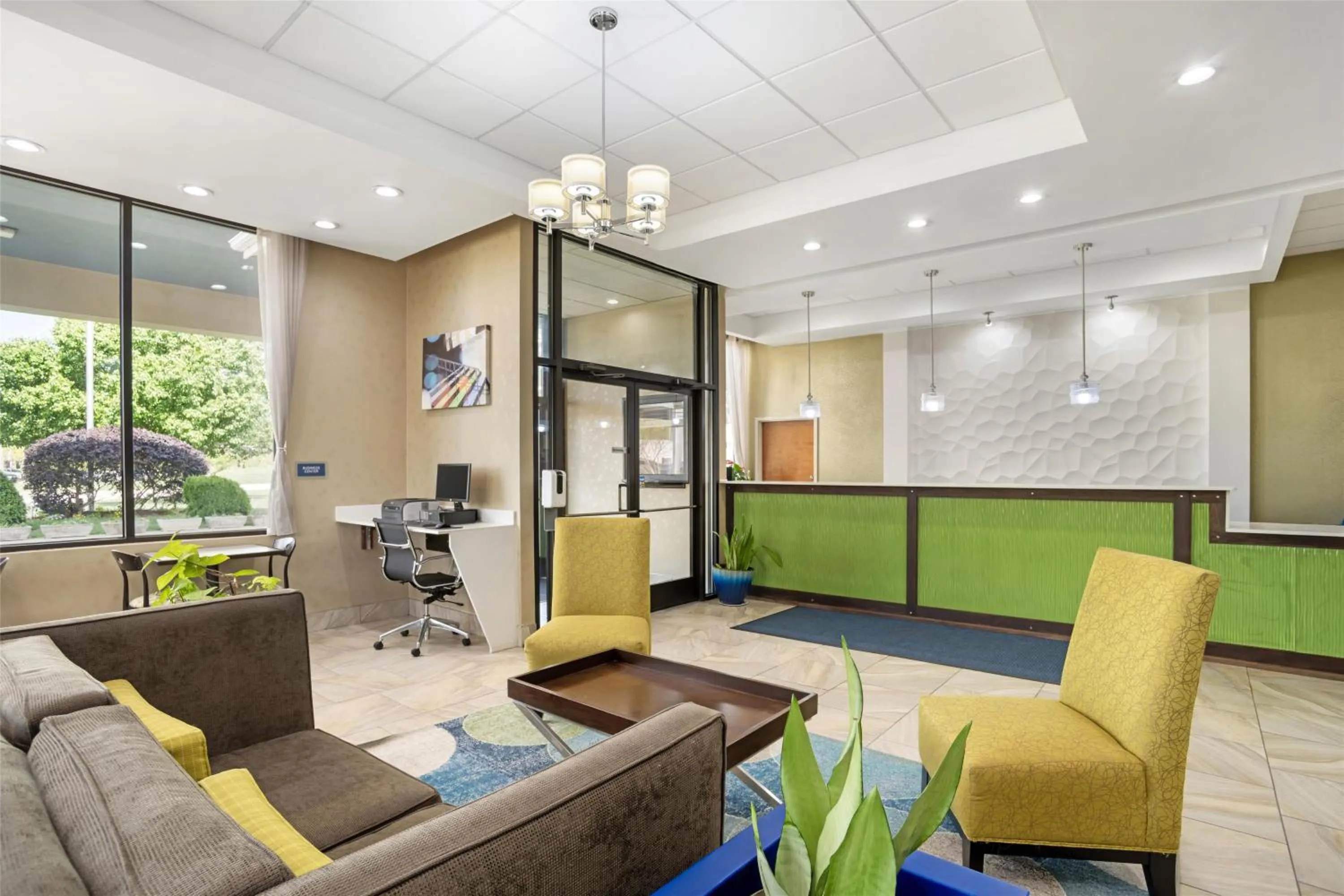 Lobby or reception in Best Western Inn & Suites Monroe