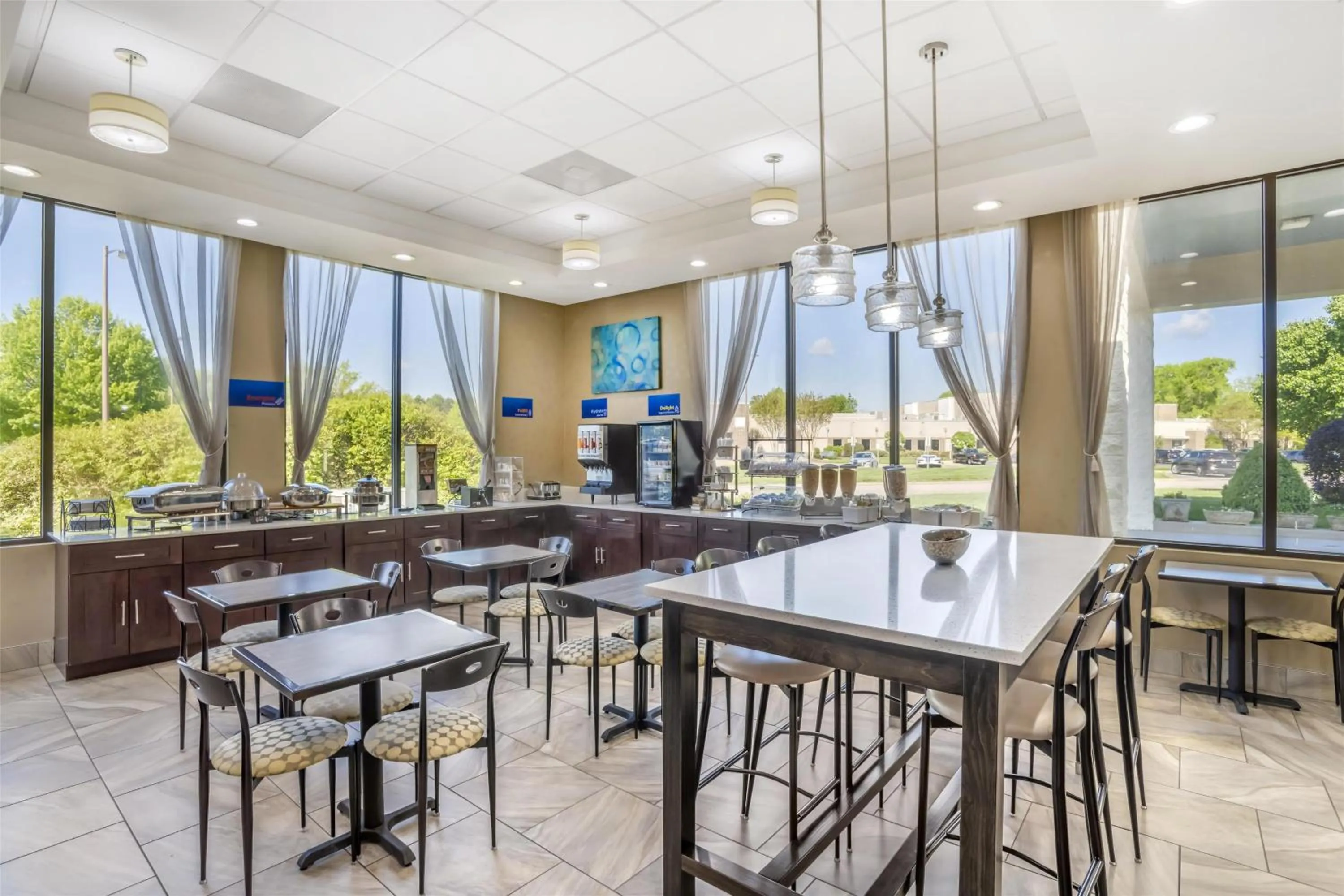 Breakfast in Best Western Inn & Suites Monroe