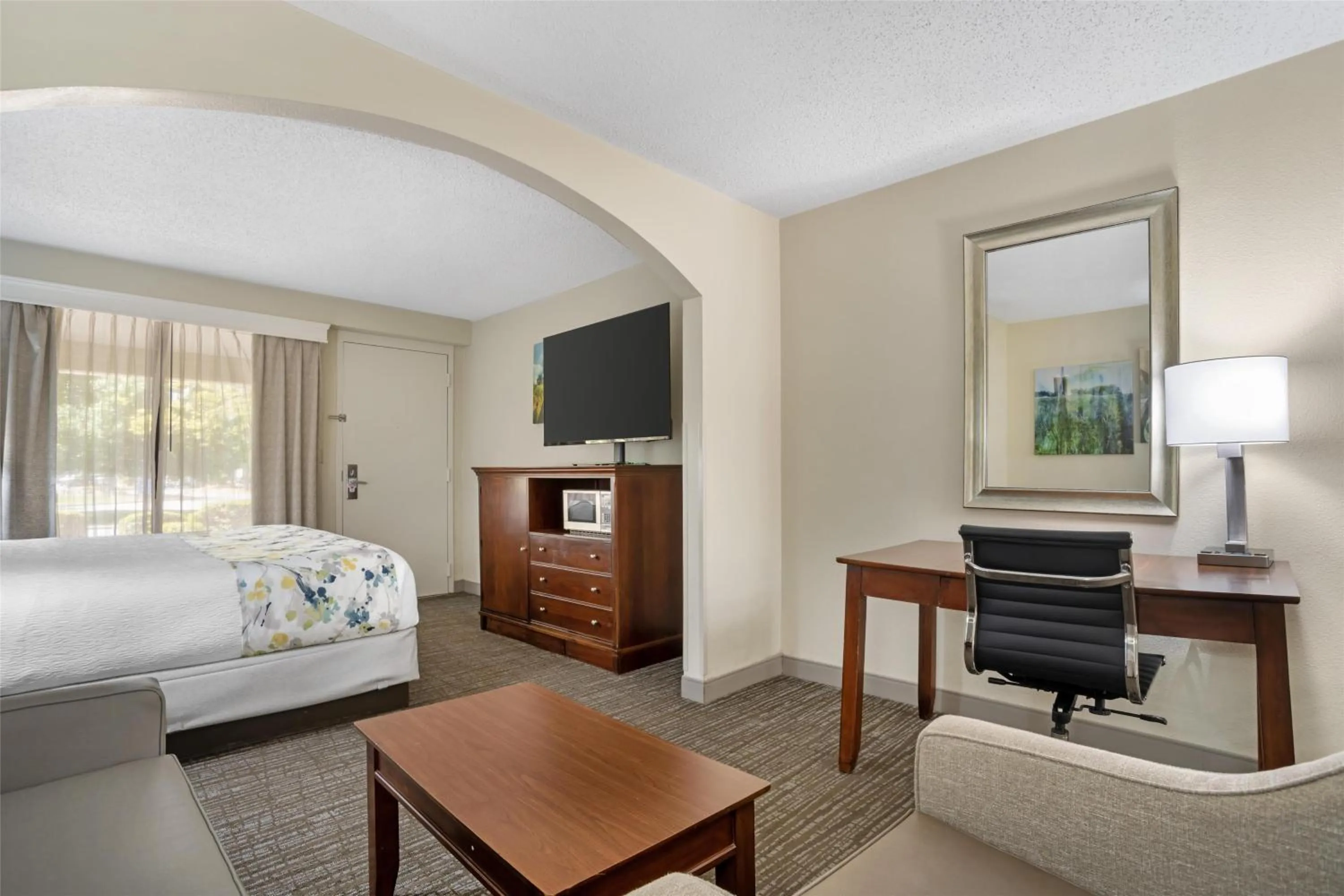 Bedroom, Bed in Best Western Inn & Suites Monroe