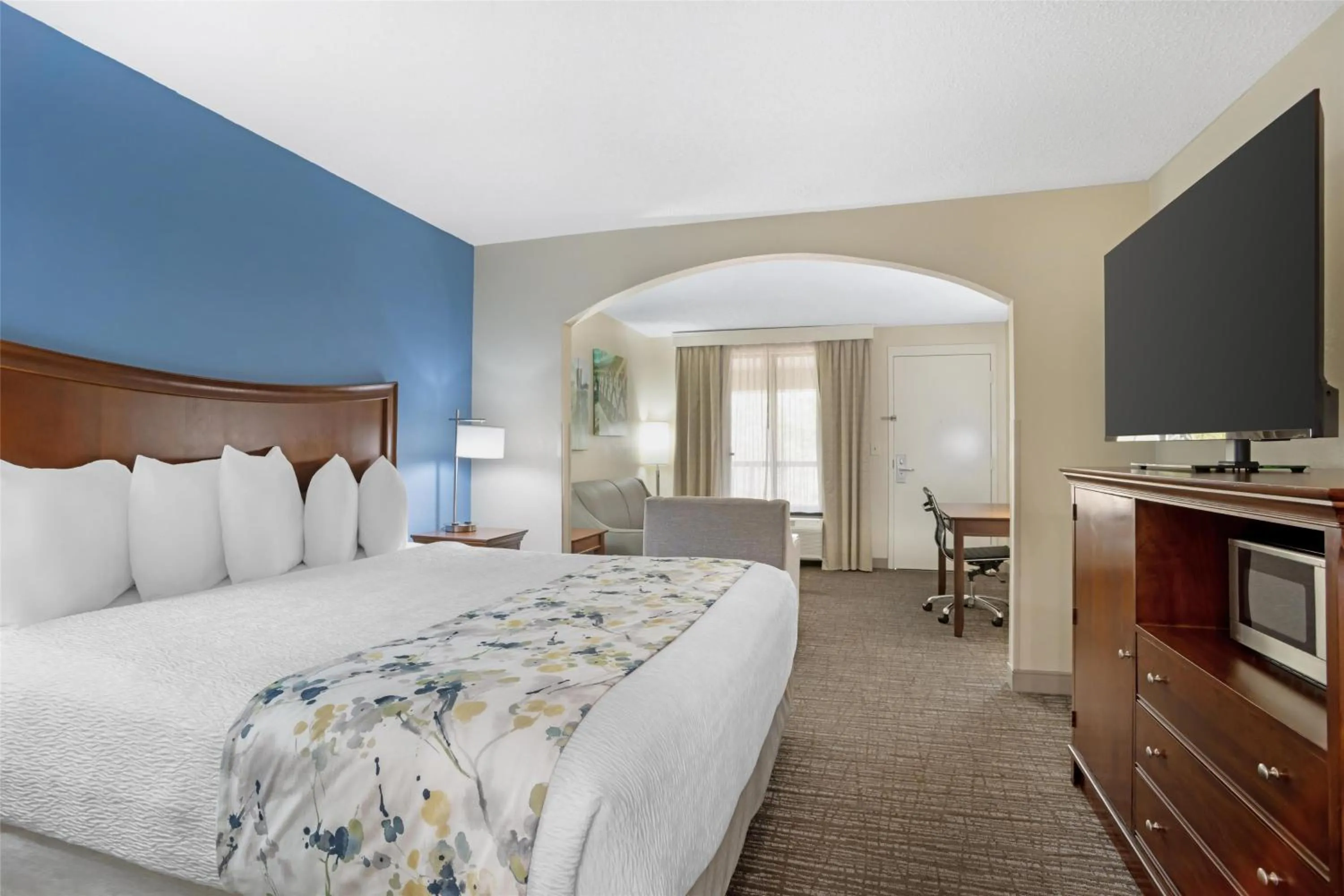 Bedroom, Bed in Best Western Inn & Suites Monroe