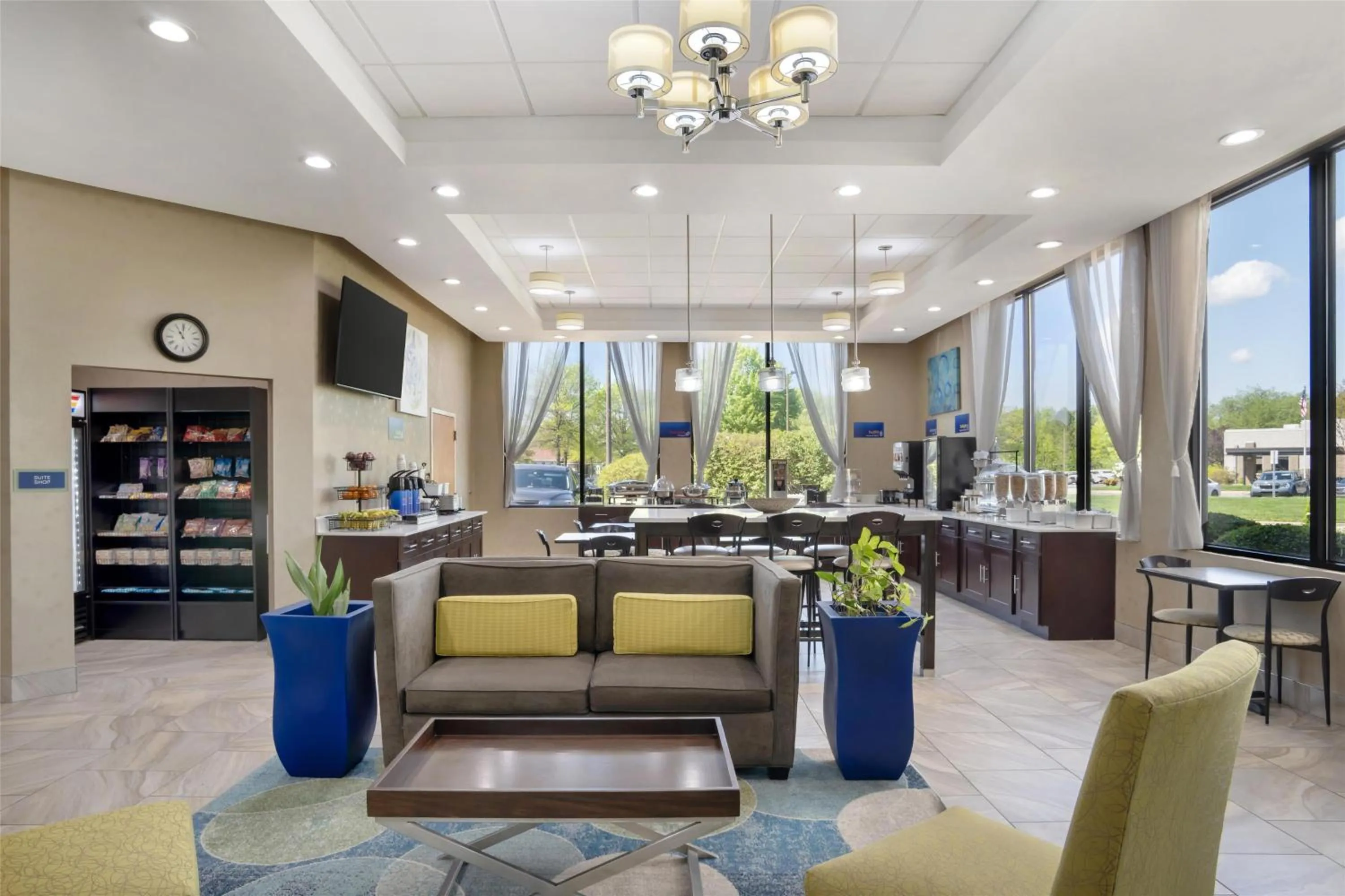 Lobby or reception in Best Western Inn & Suites Monroe