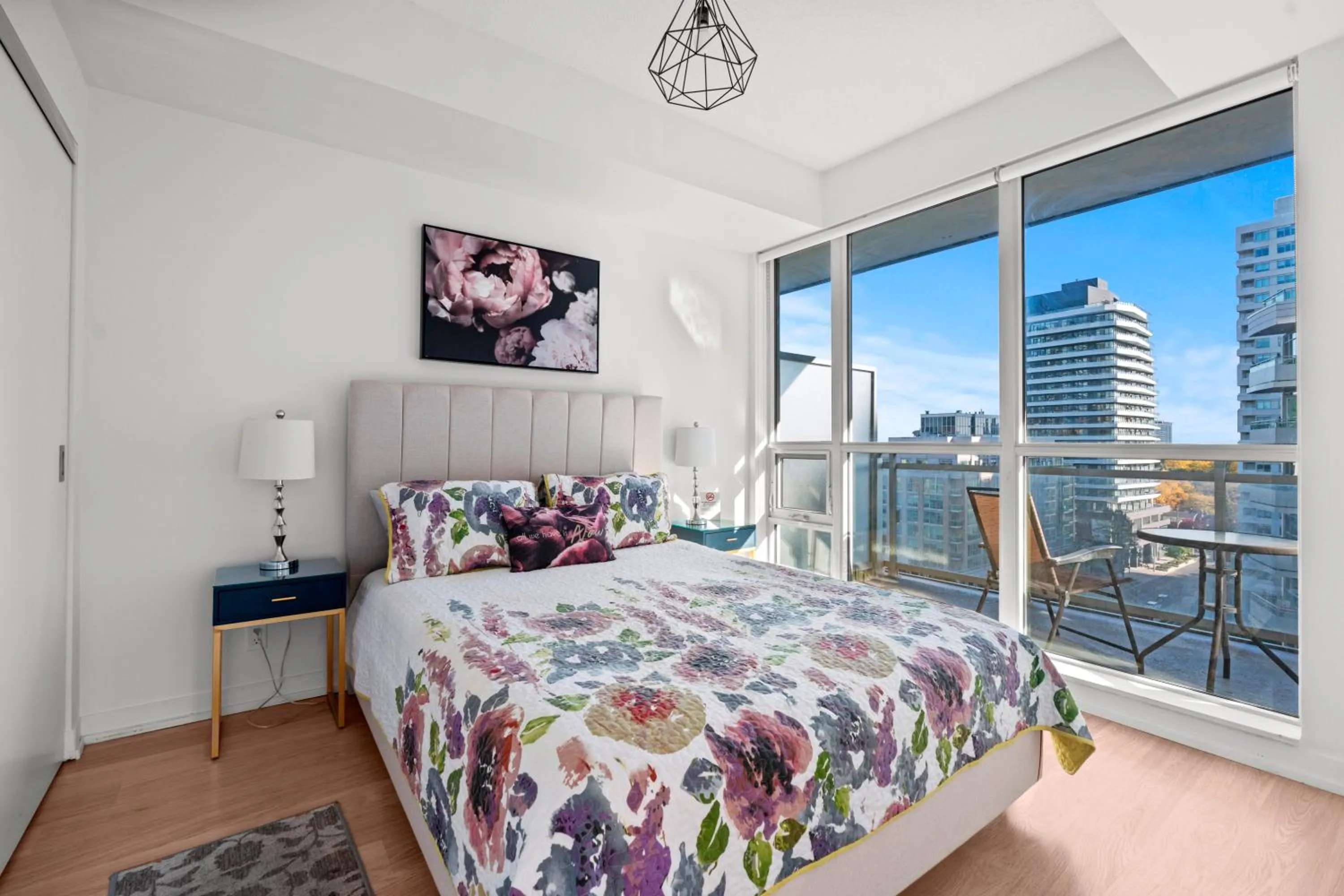 Bed in Modern Lillian St Apartments by GLOBALSTAY