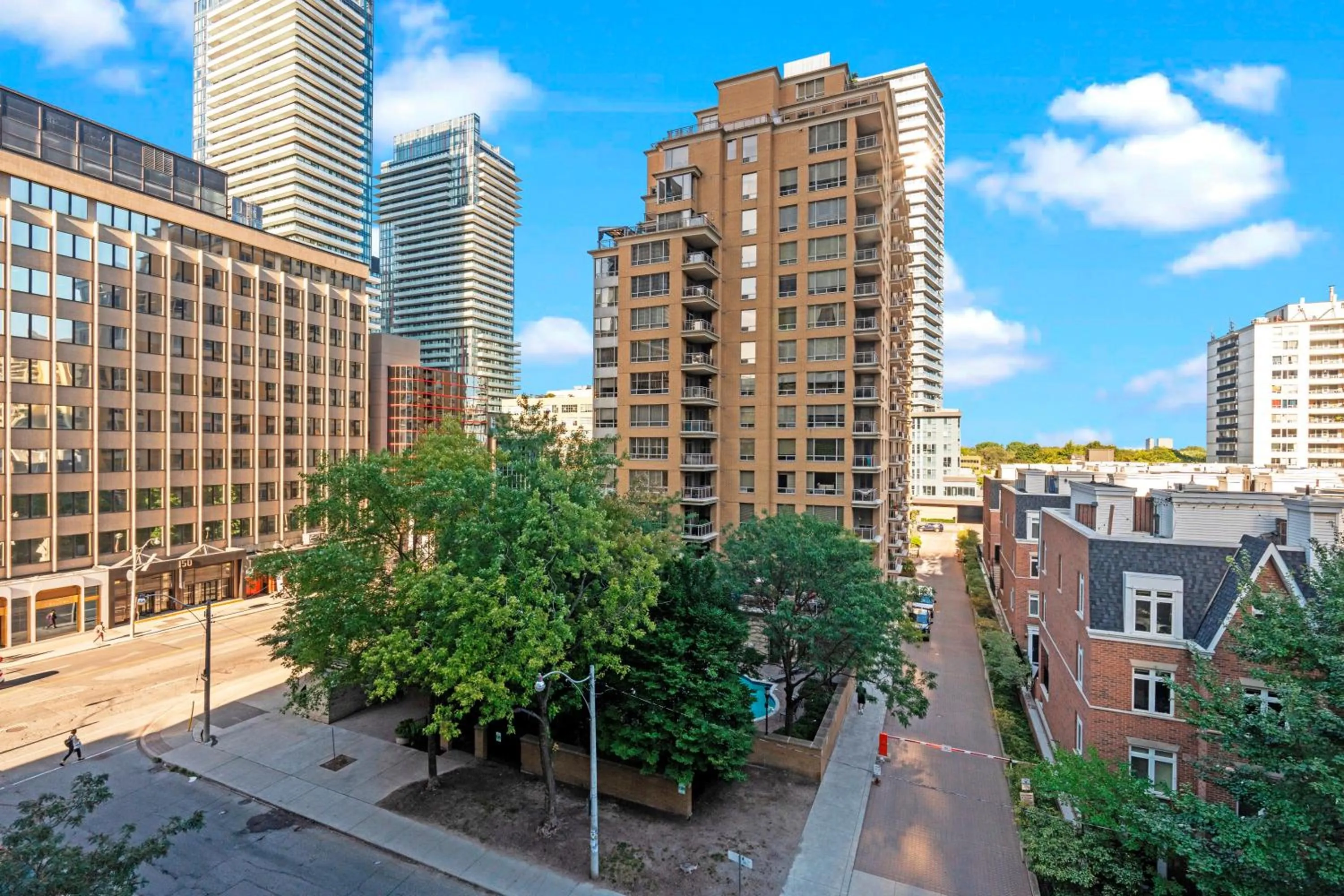 City view in Modern Lillian St Apartments by GLOBALSTAY
