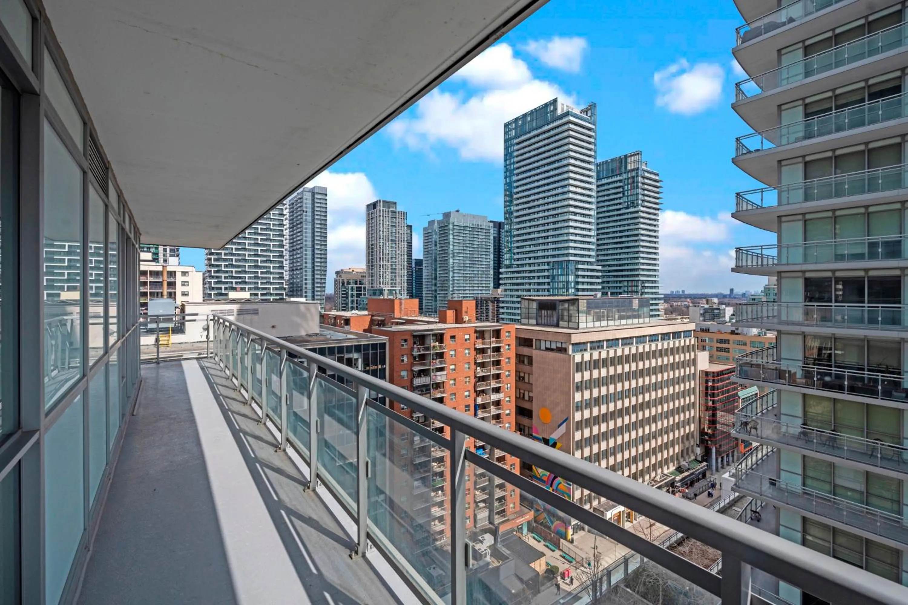 Day in Modern Lillian St Apartments by GLOBALSTAY