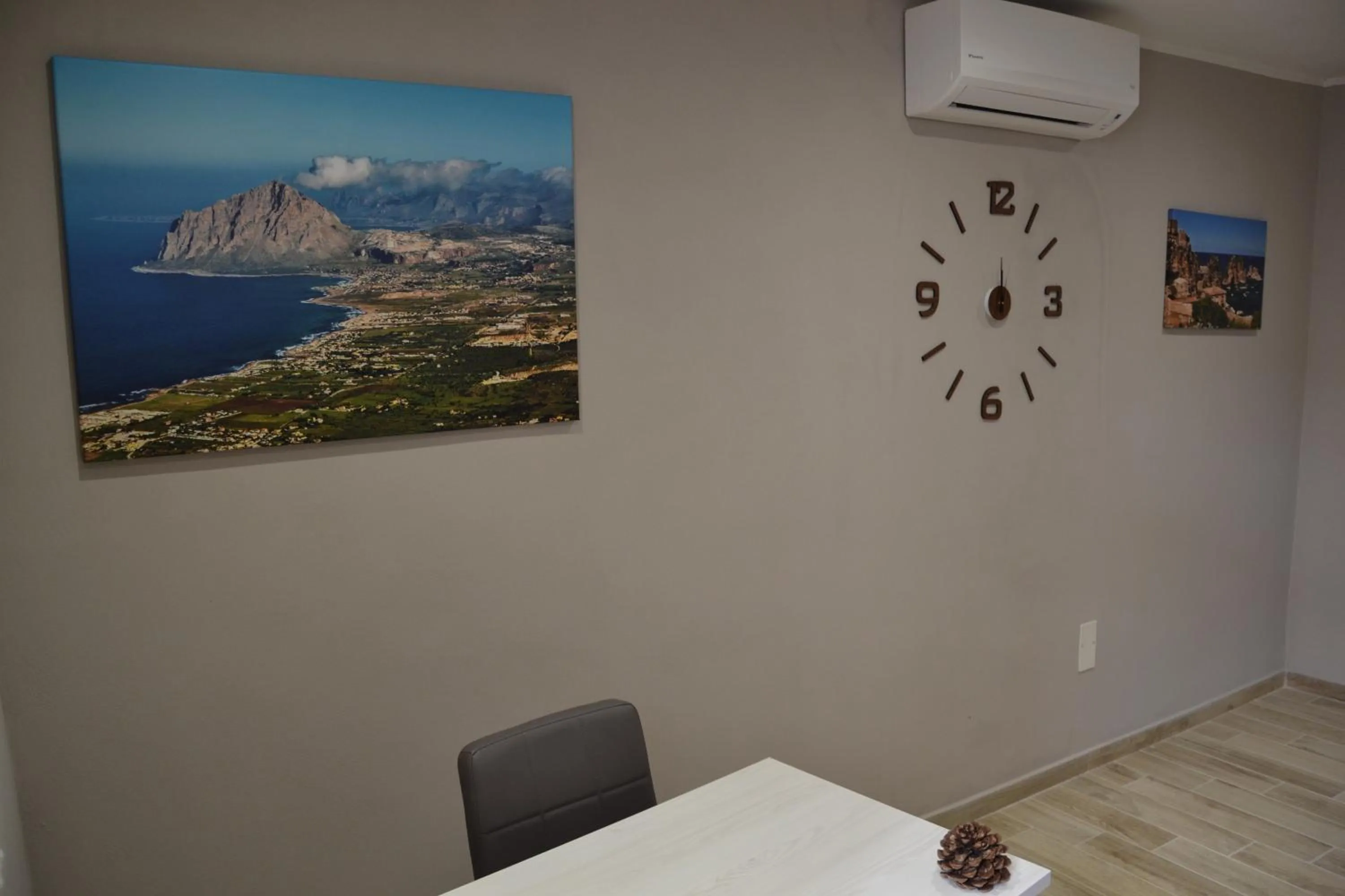 Communal lounge/ TV room in B&B Stella Maris Trapani Centro