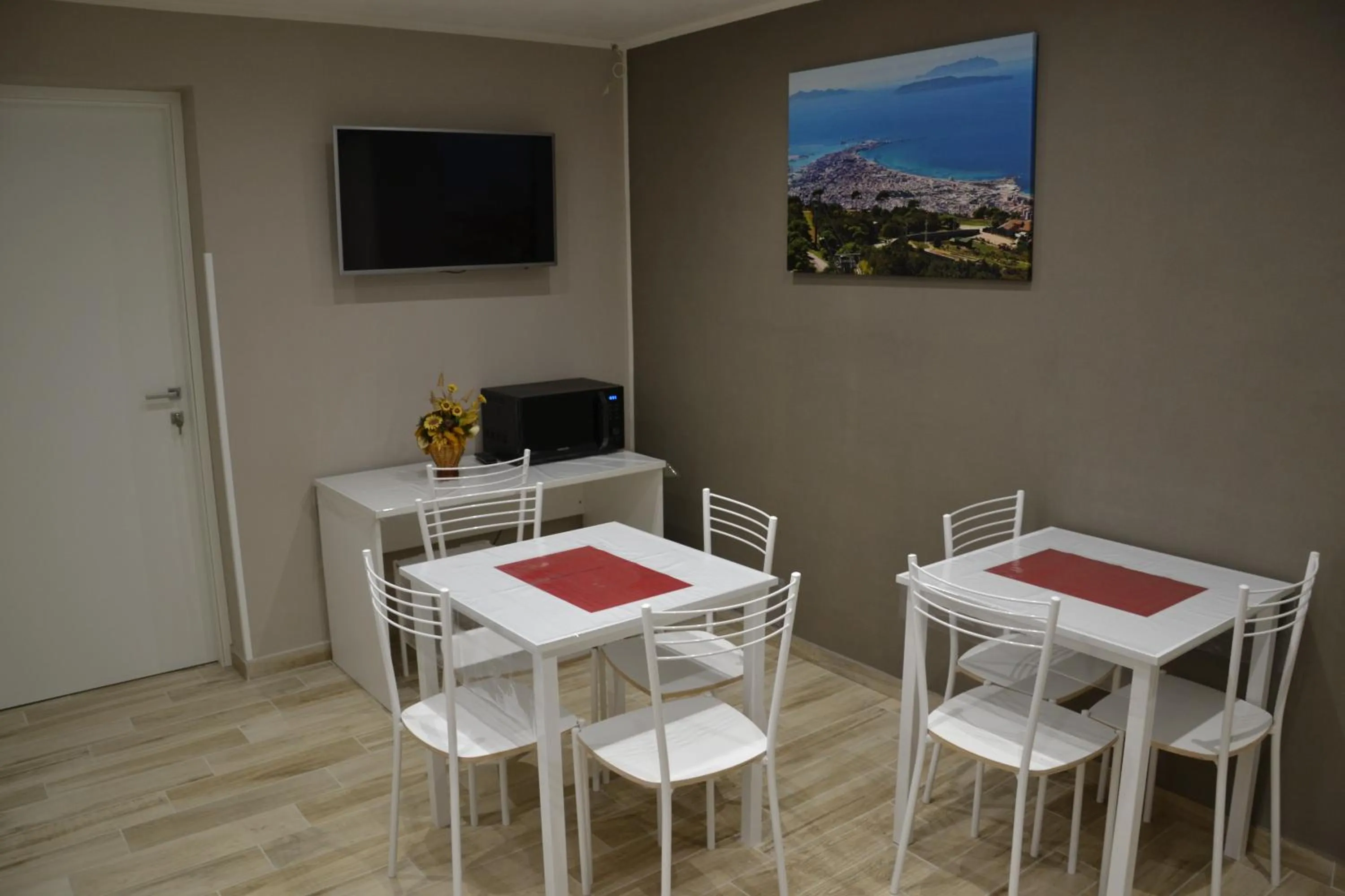 Dining area in B&B Stella Maris Trapani Centro