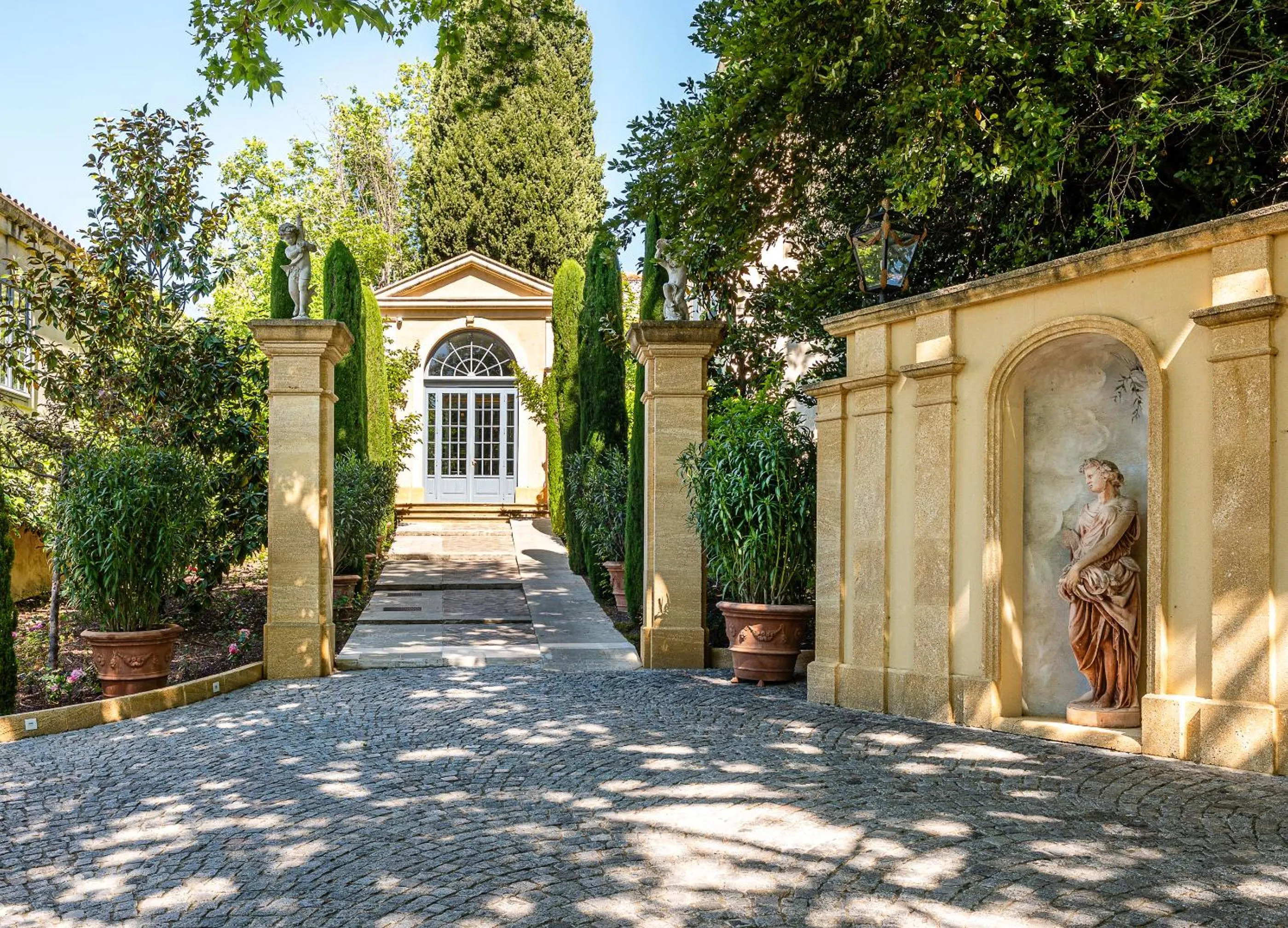 Facade/entrance in Villa Gallici Hôtel & Spa