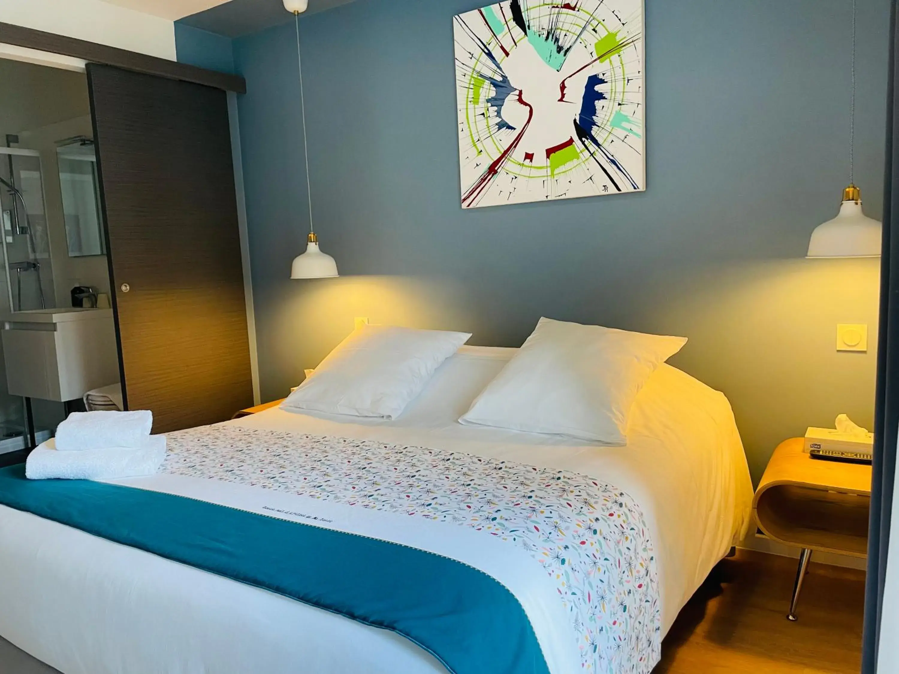 Deluxe Room - single occupancy in Hotel De Ma Tante Deluxe Room - single occupancy in Hotel De Ma Tante