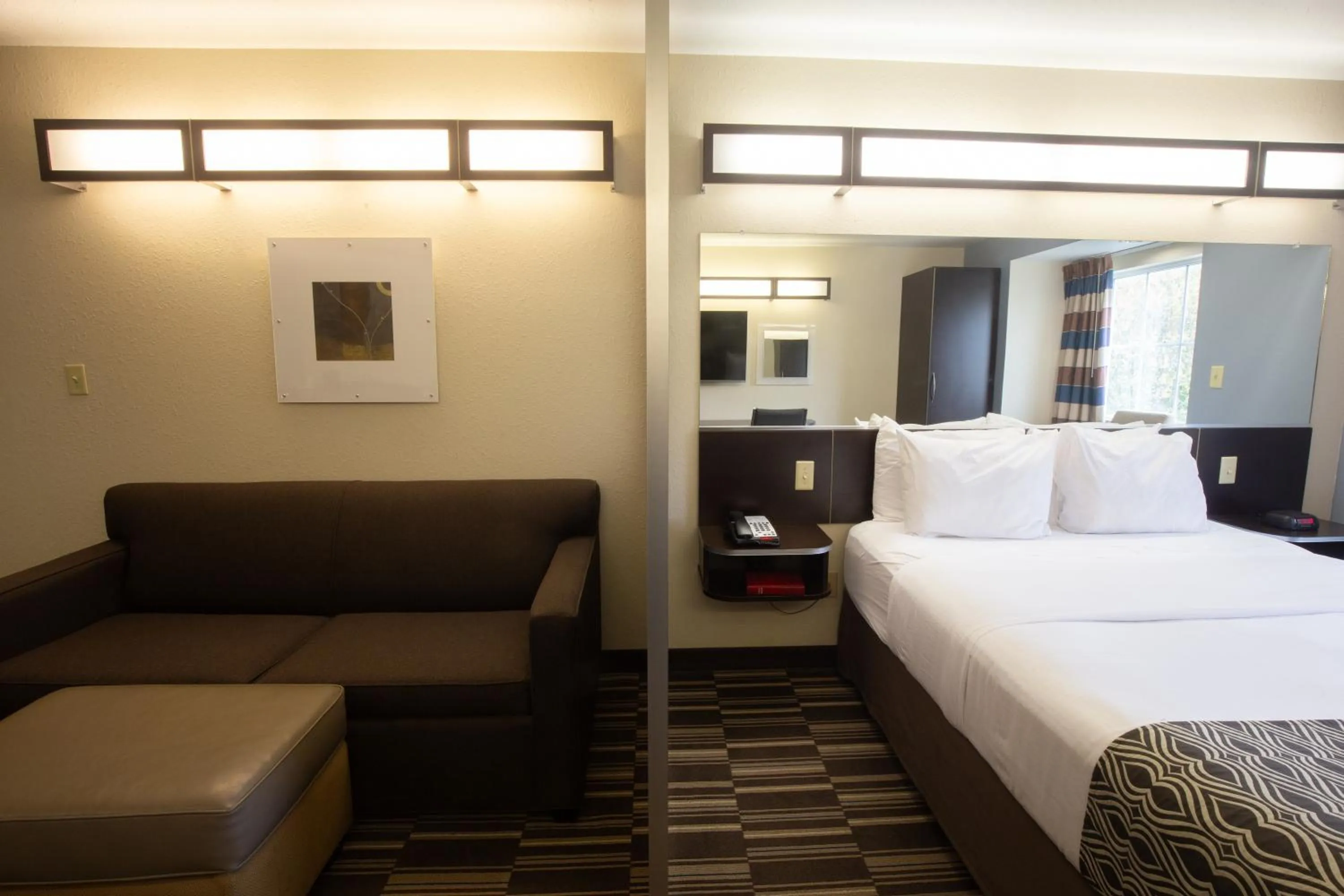 Bed in Microtel Inn & Suites by Wyndham Waynesburg