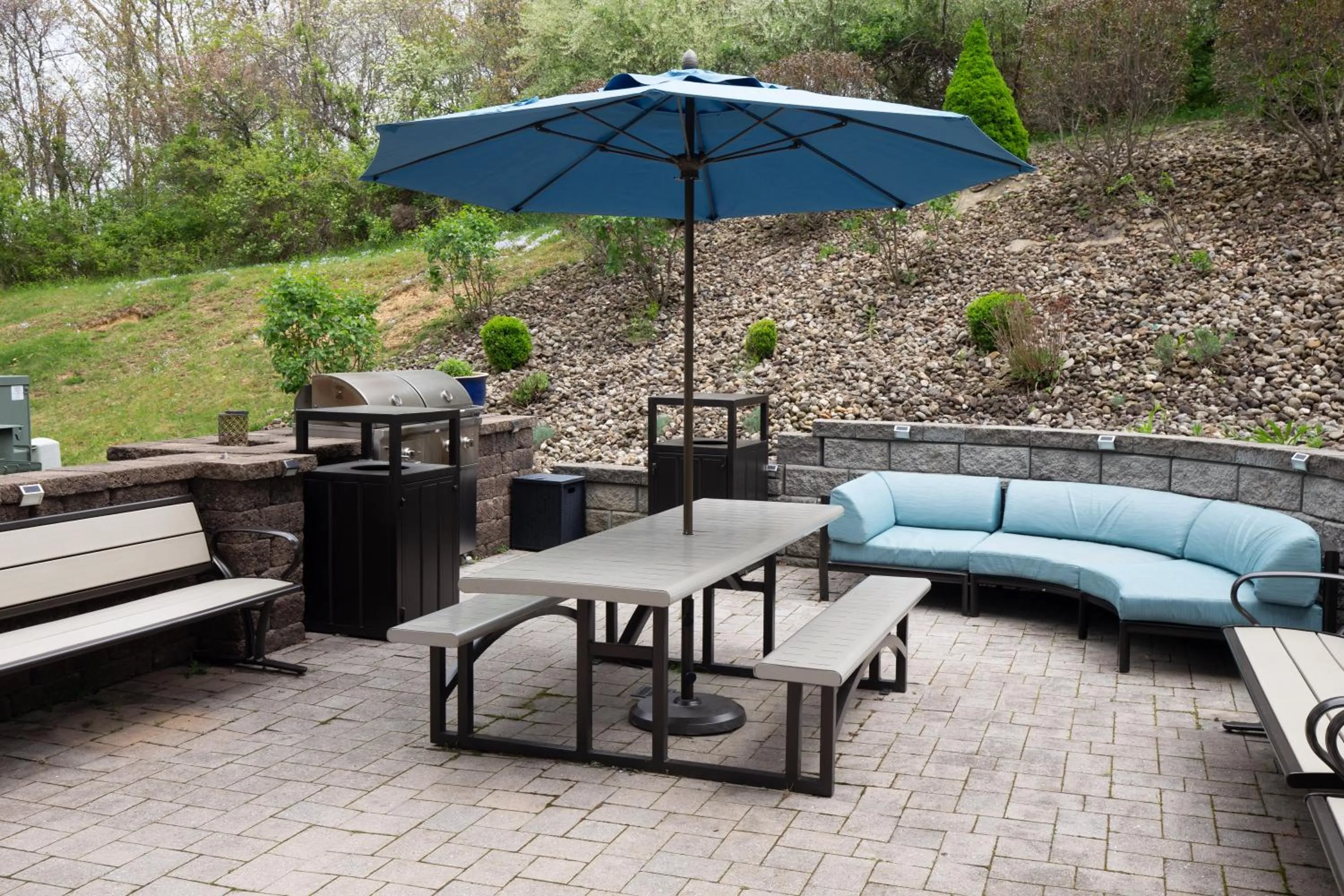 Patio in Microtel Inn & Suites by Wyndham Waynesburg