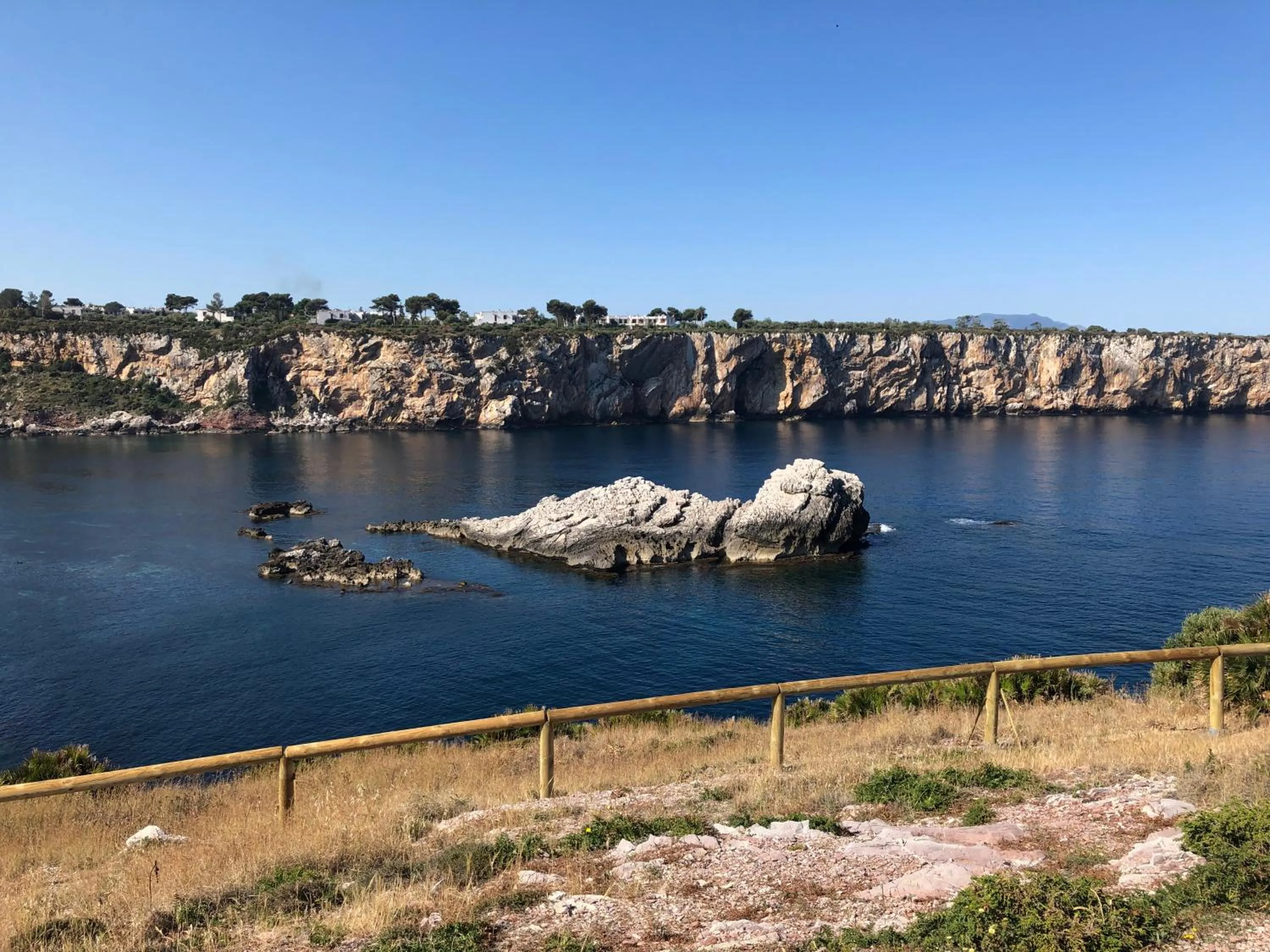 Beach in b&b le onde praiola