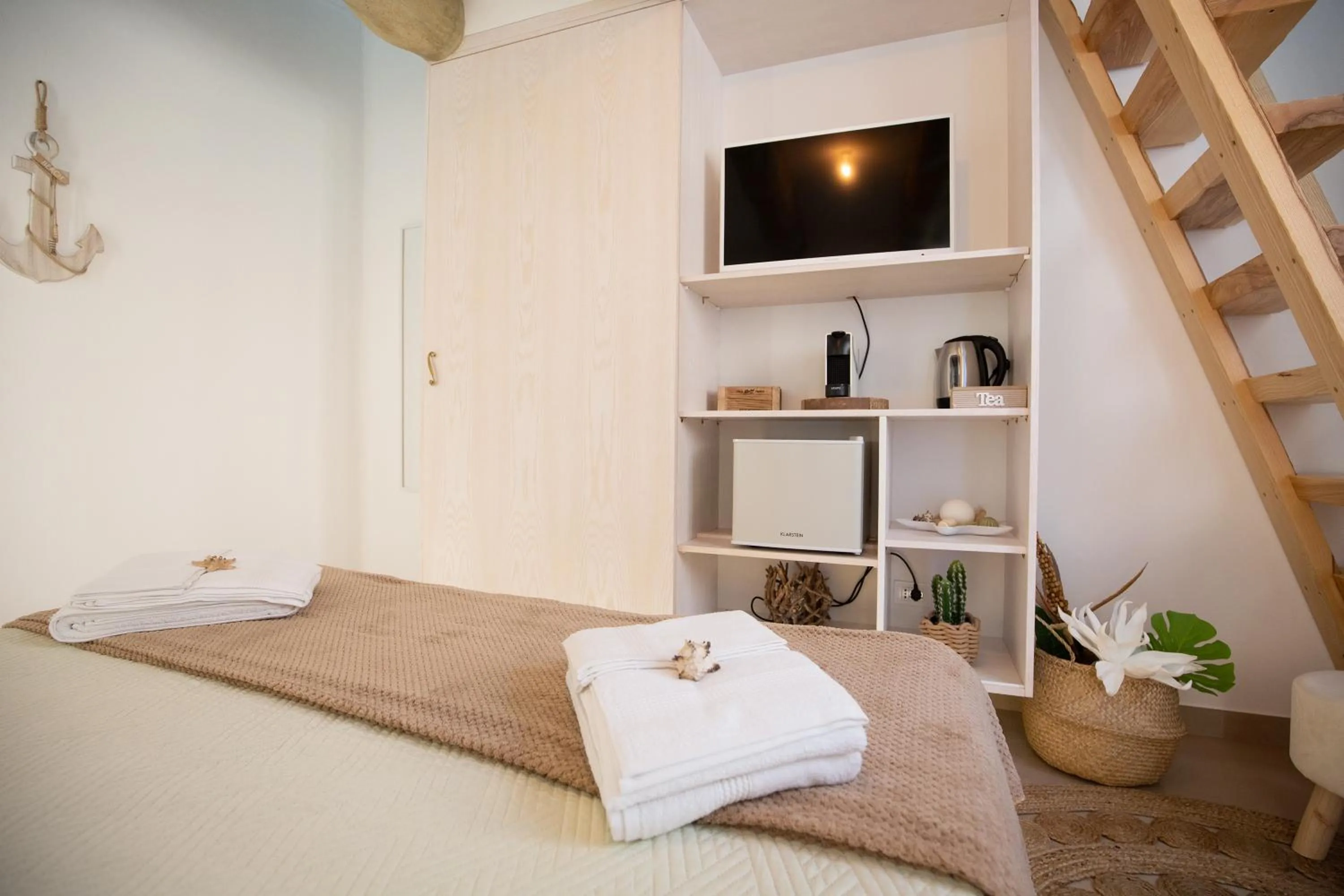 Photo of the whole room in b&b le onde praiola