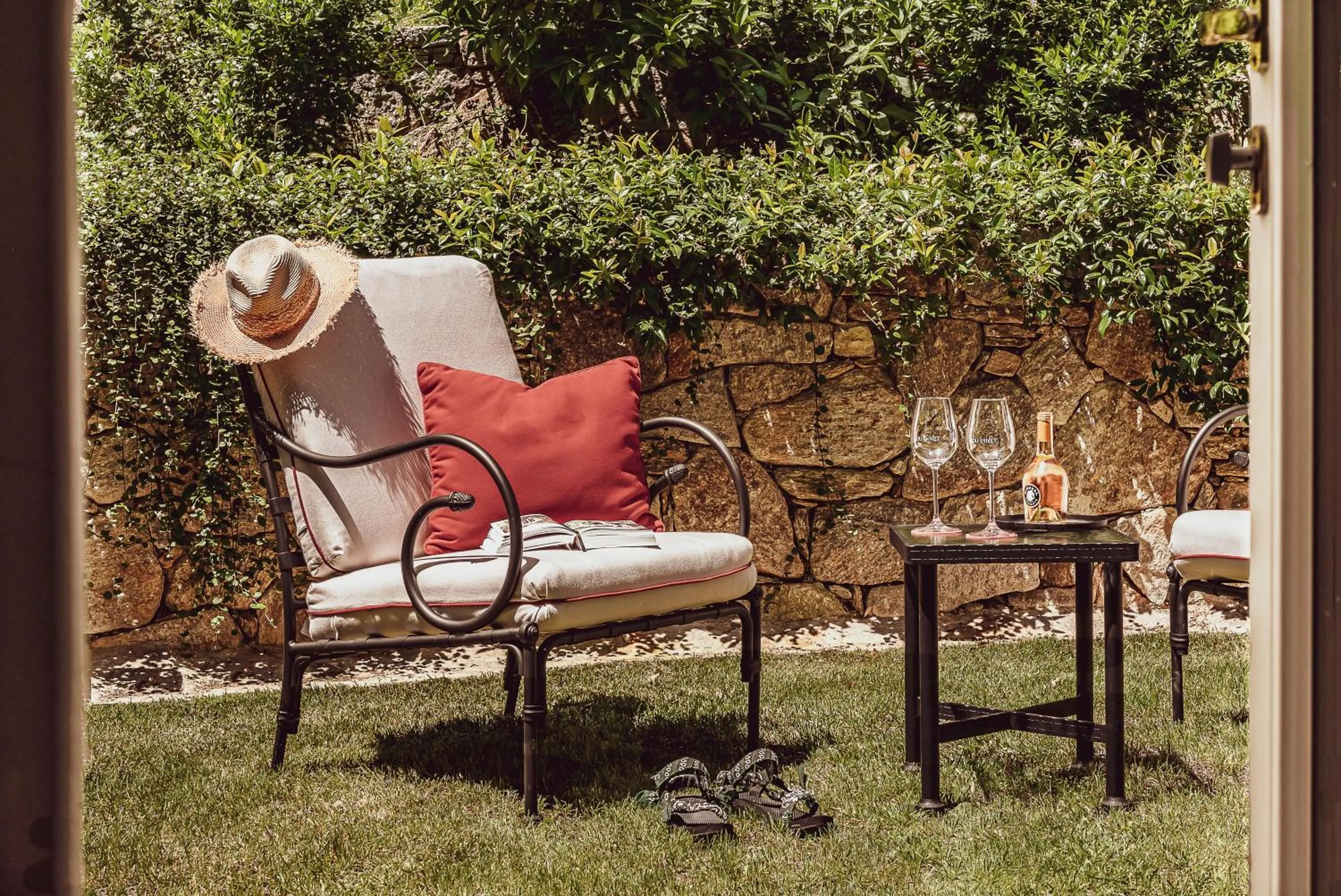 Patio in Hotel Lou Pinet
