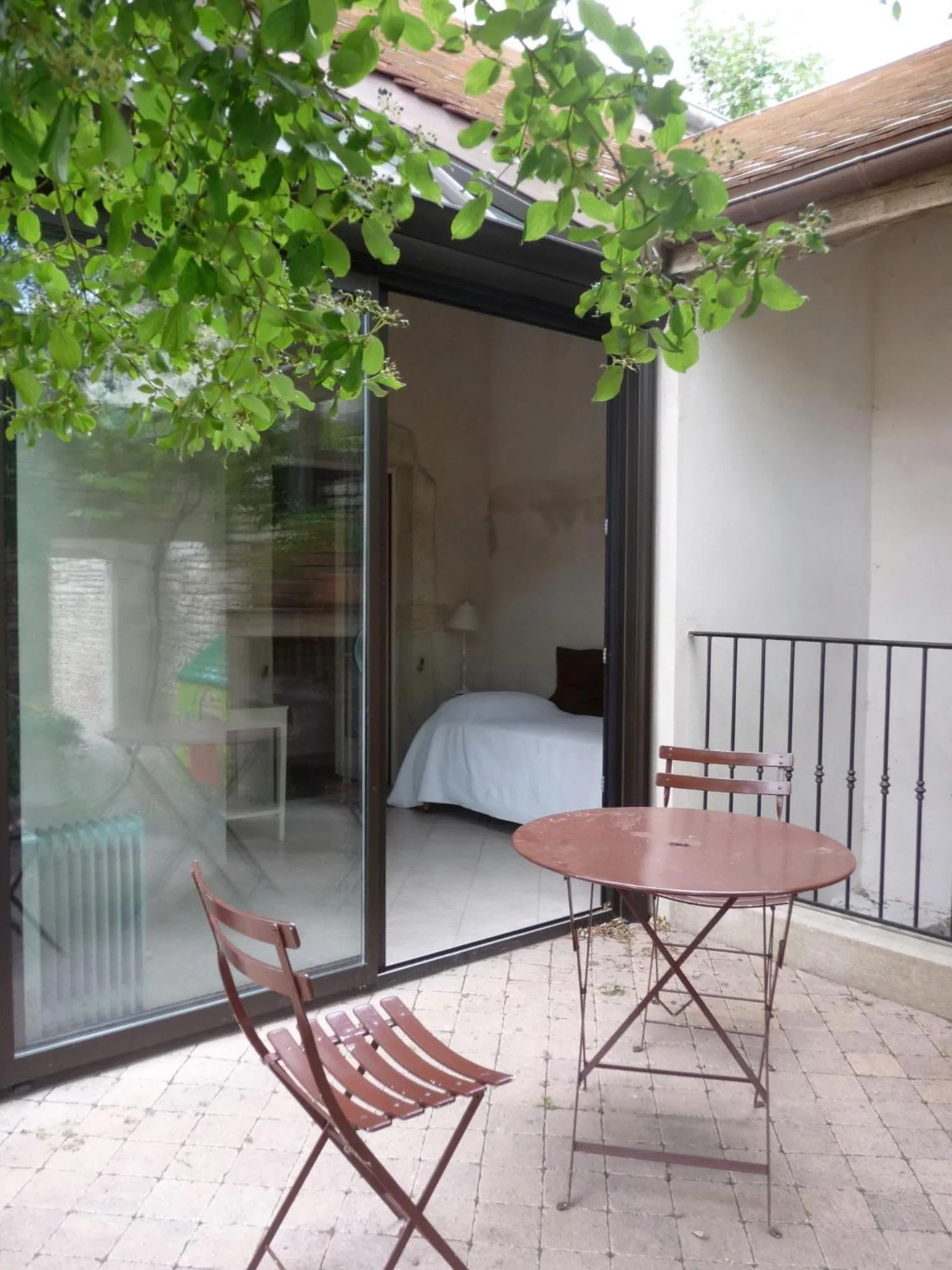 Balcony/Terrace in Beaune Hôtel