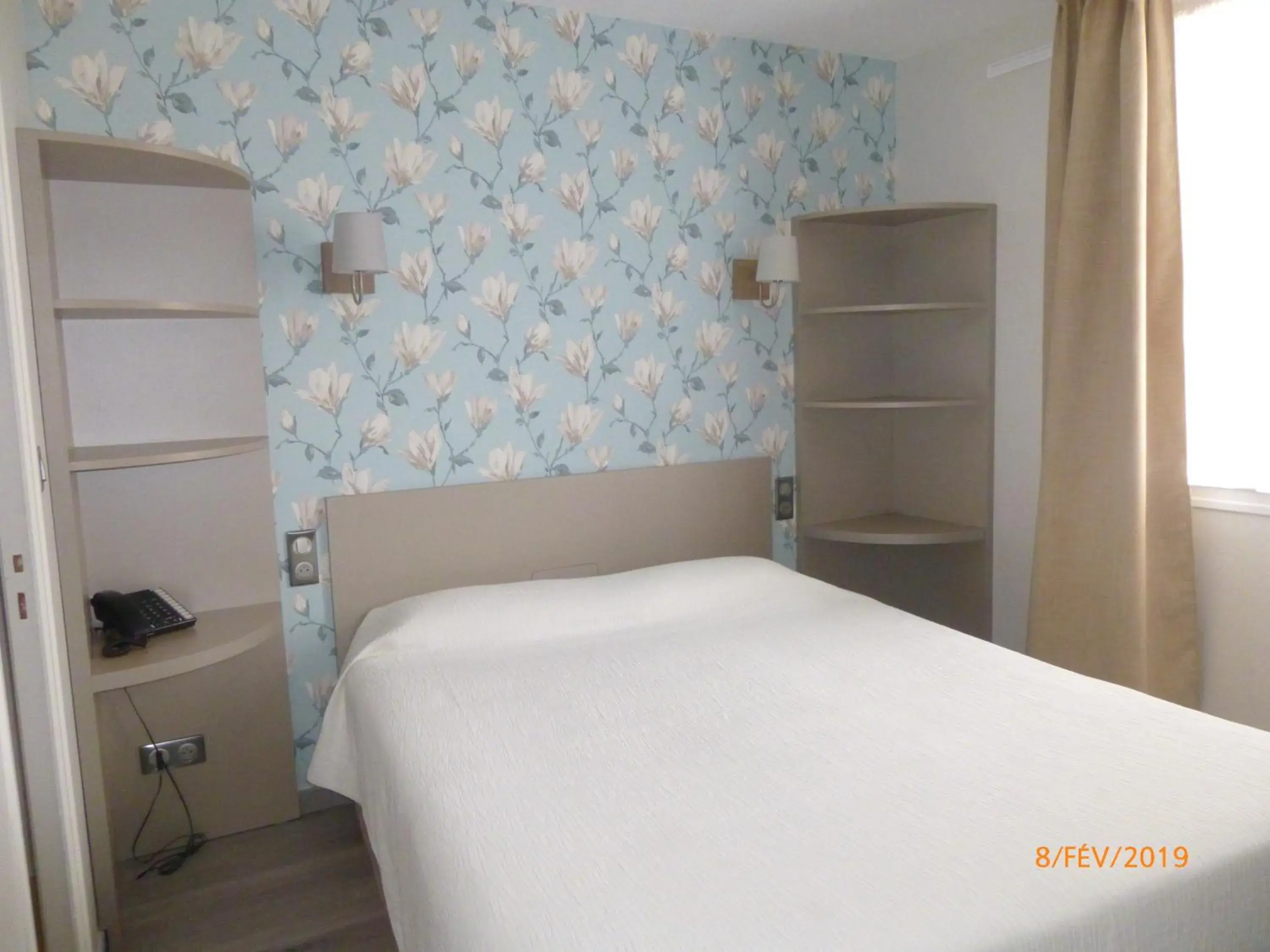 Double Room in Beaune Hôtel Double Room in Beaune Hôtel
