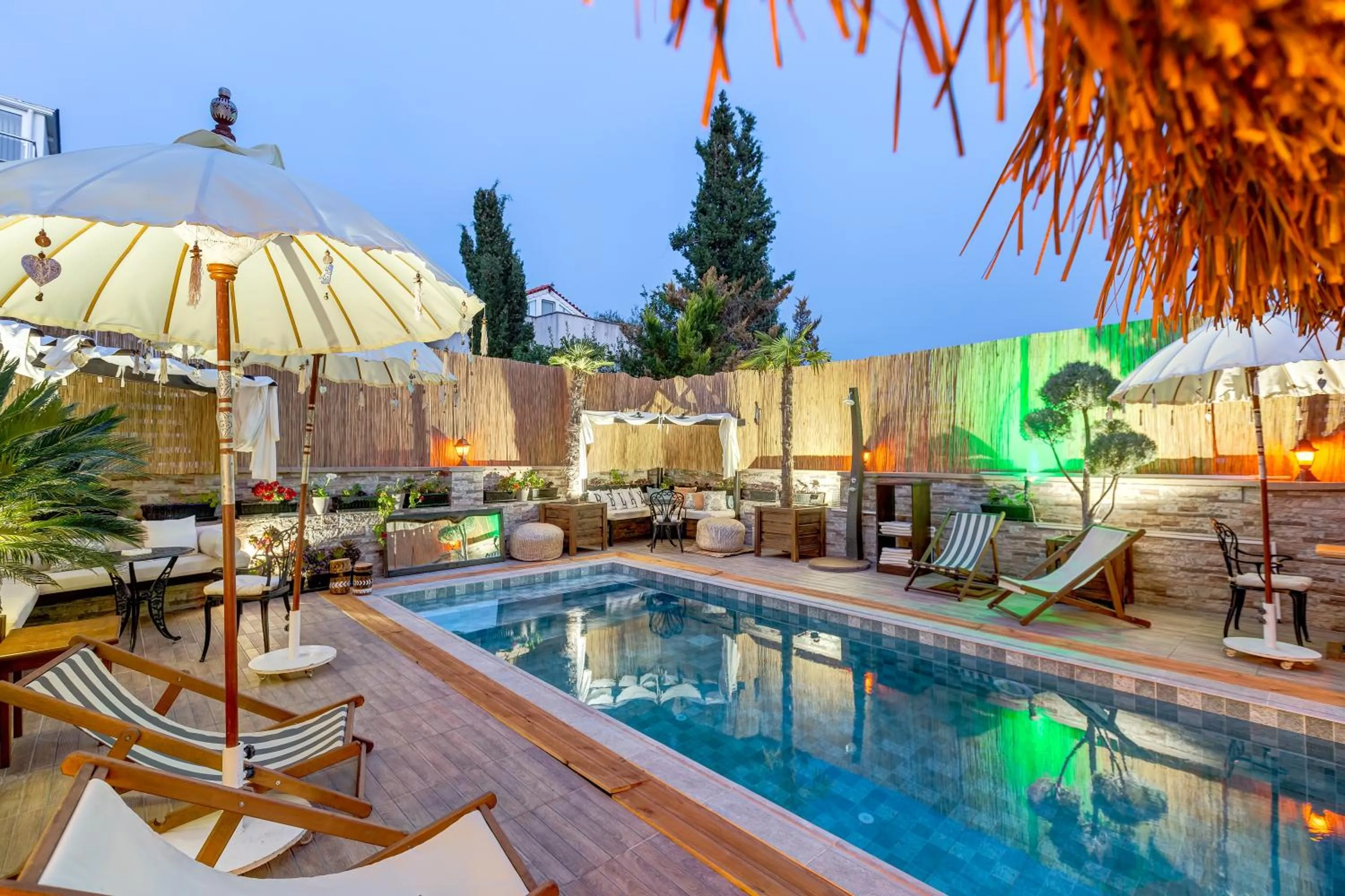 Swimming pool in Parna Hotel