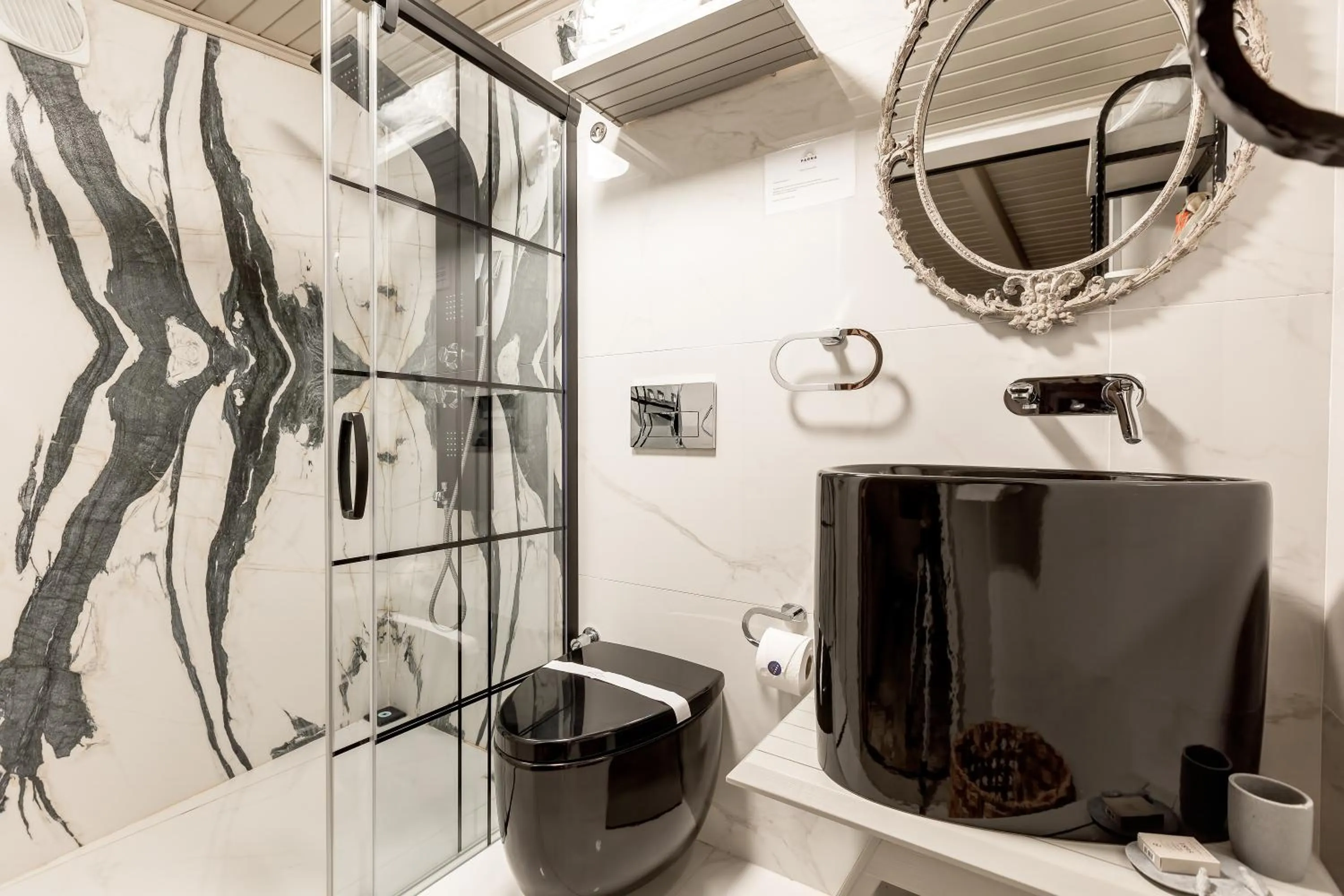 Bathroom in Parna Hotel