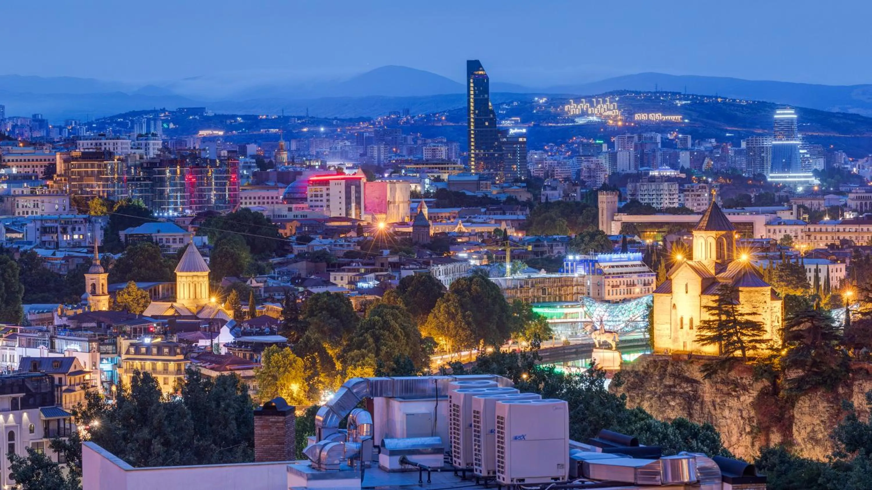 City view in Sole Palace