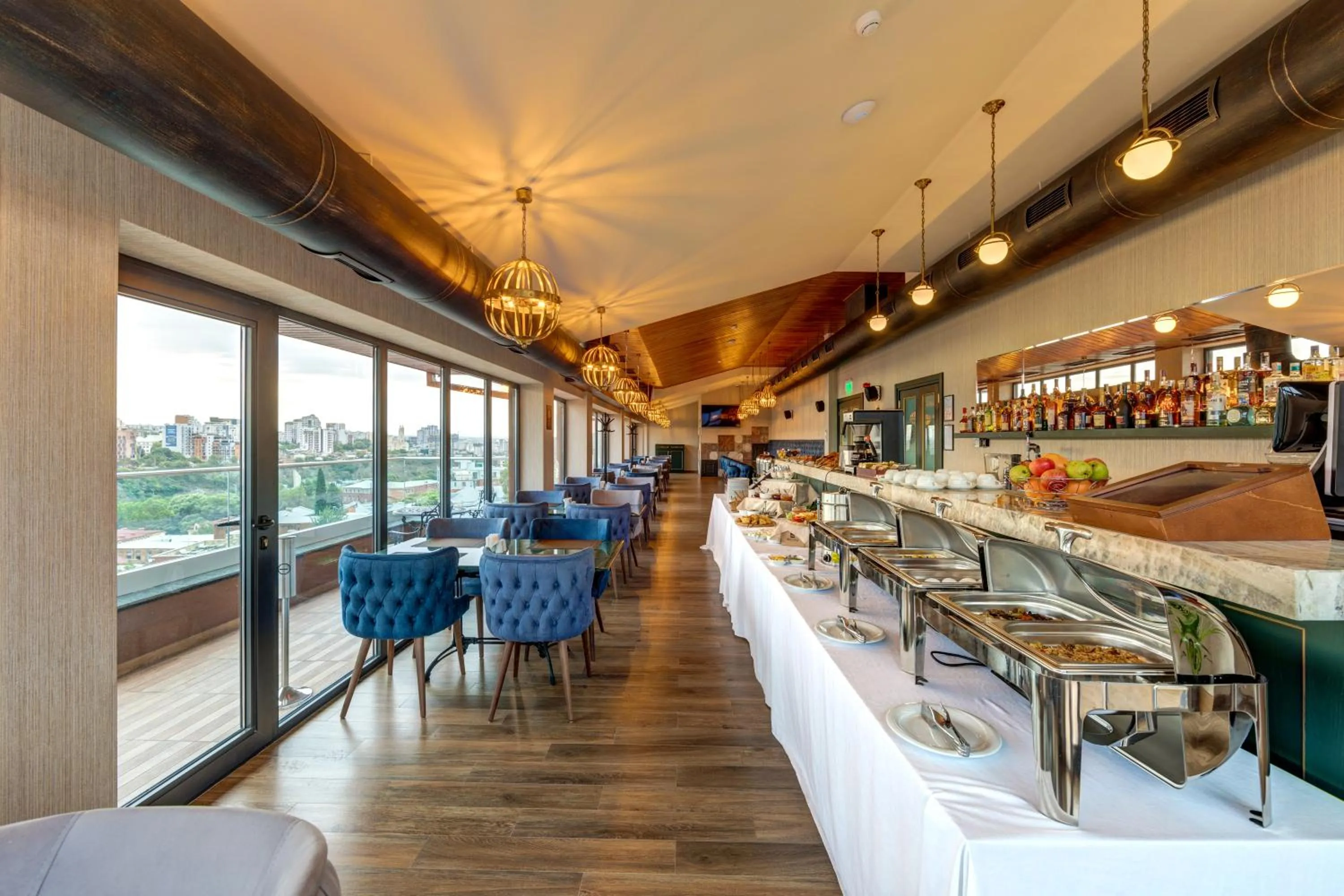 Restaurant/places to eat in Sole Palace