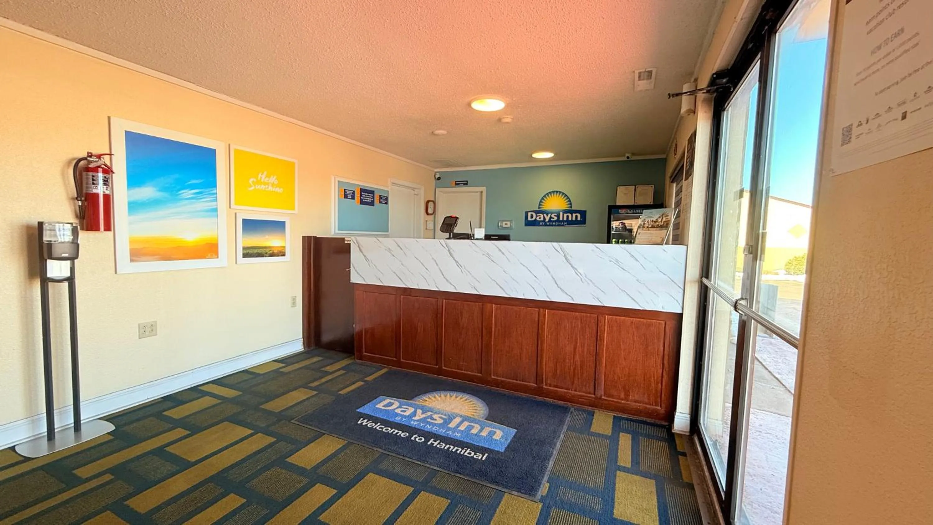 Lobby or reception in Days Inn by Wyndham Hannibal