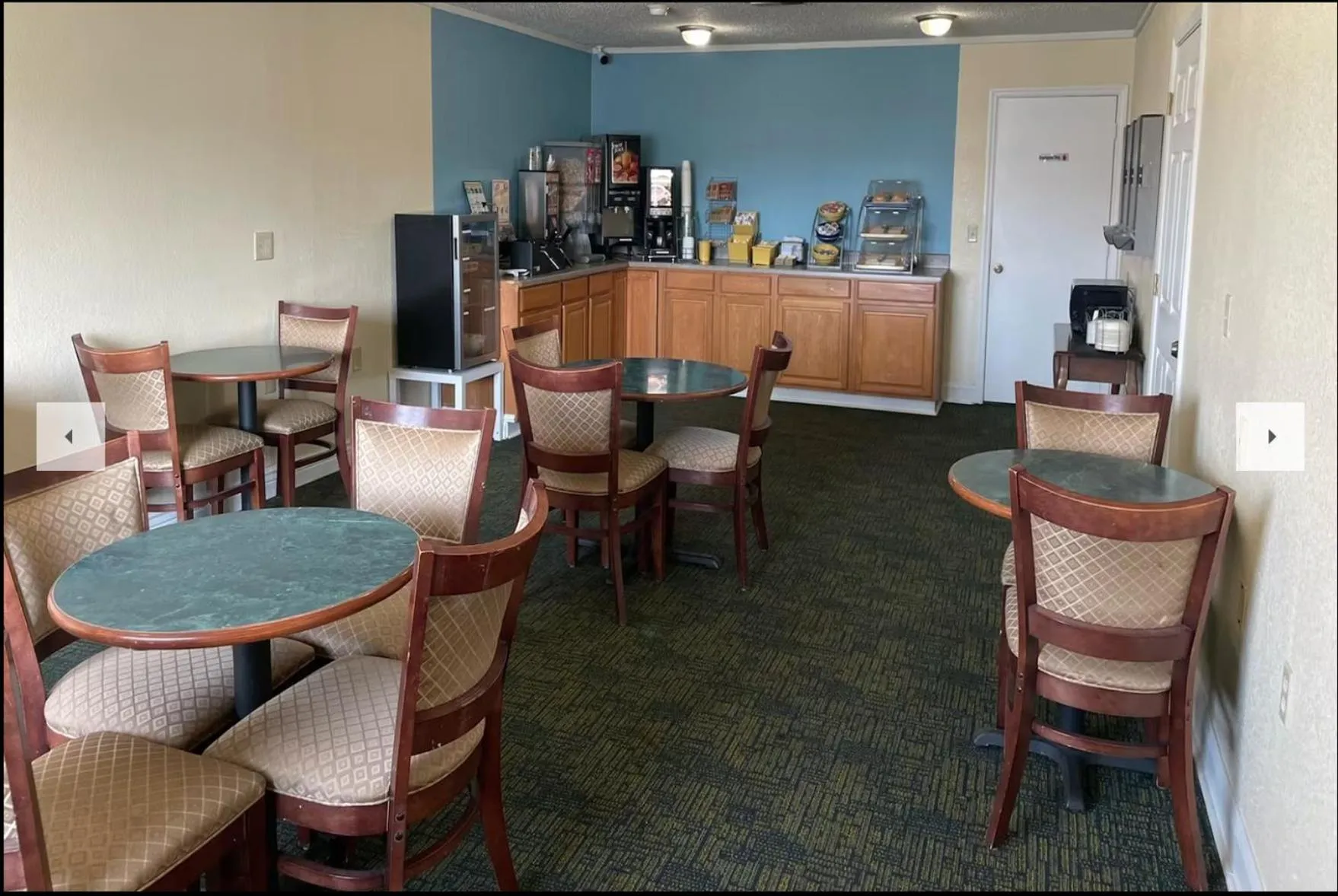 Breakfast in Days Inn by Wyndham Hannibal