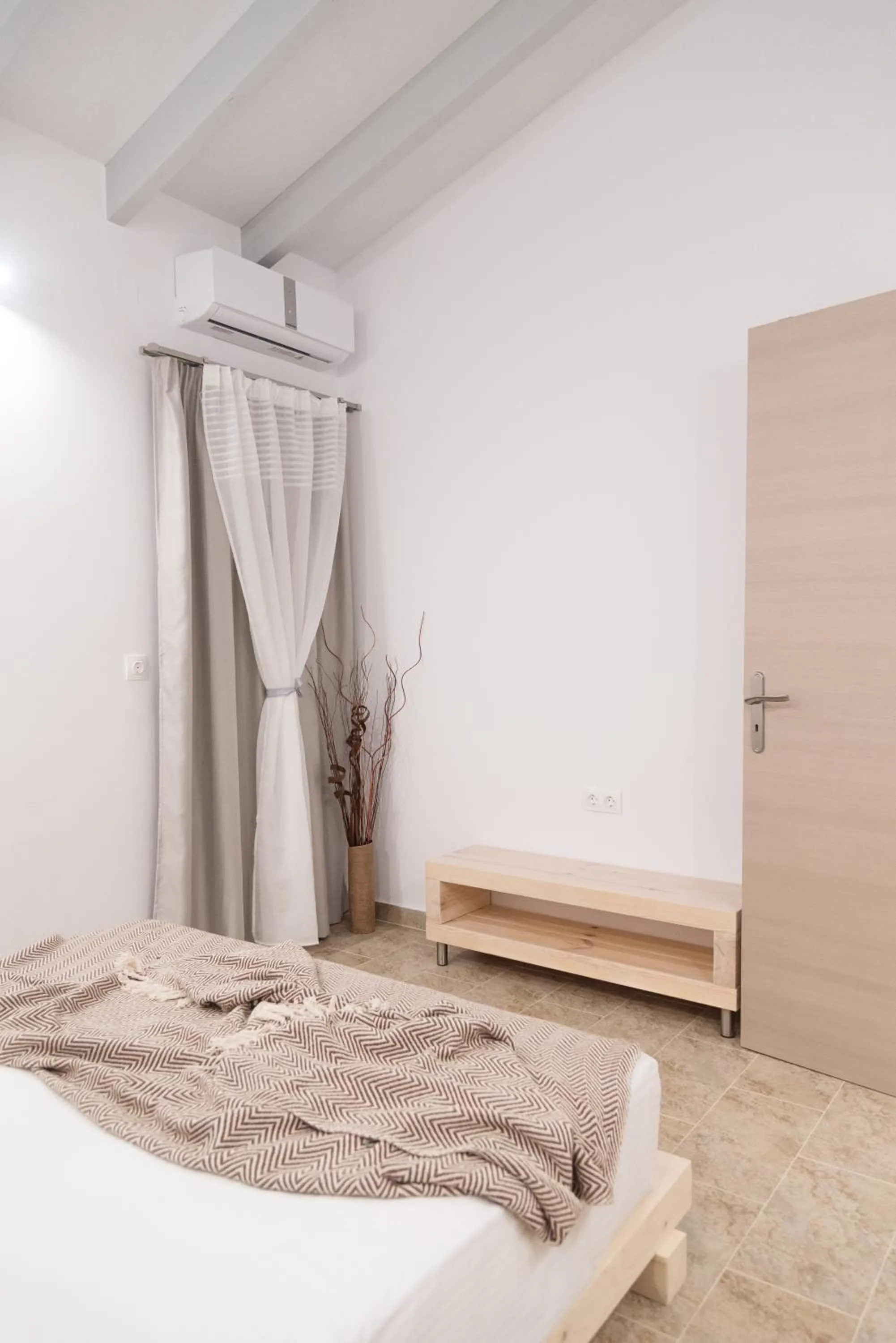 Photo of the whole room, Bed in Greco Mare