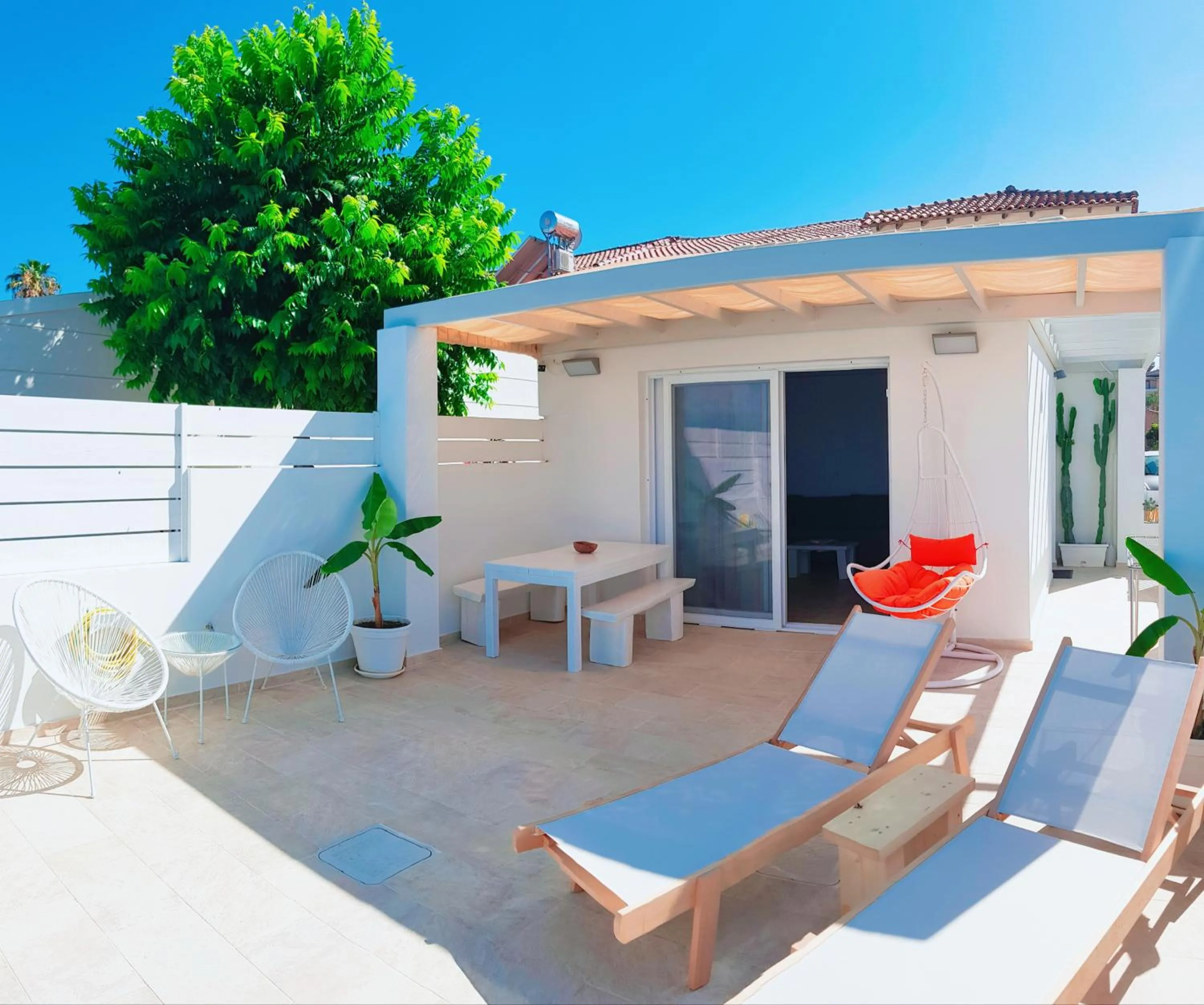 Inner courtyard view in Greco Mare
