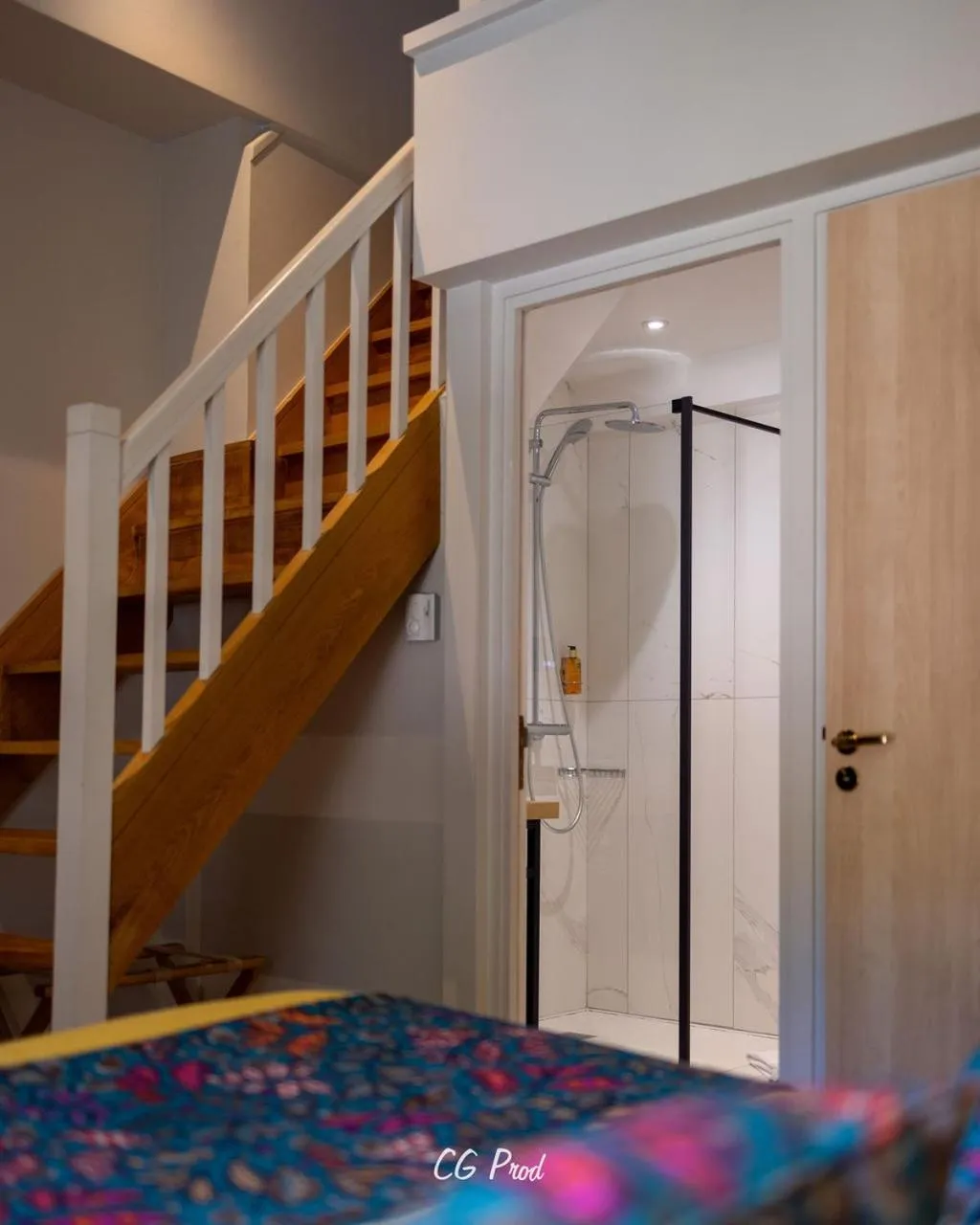 Bathroom, Bed in Hotel Beau Site - Rocamadour