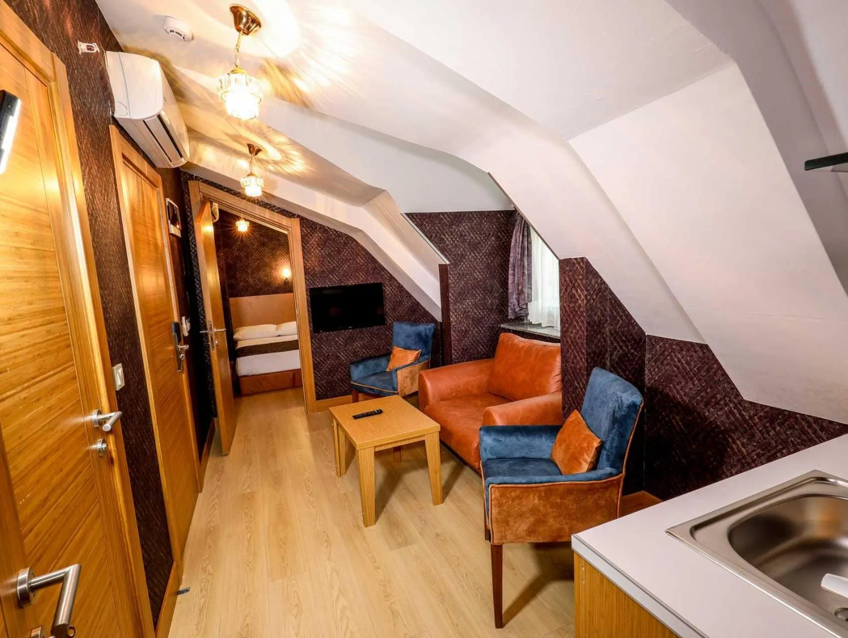 Living room in Grand Elmira Suites