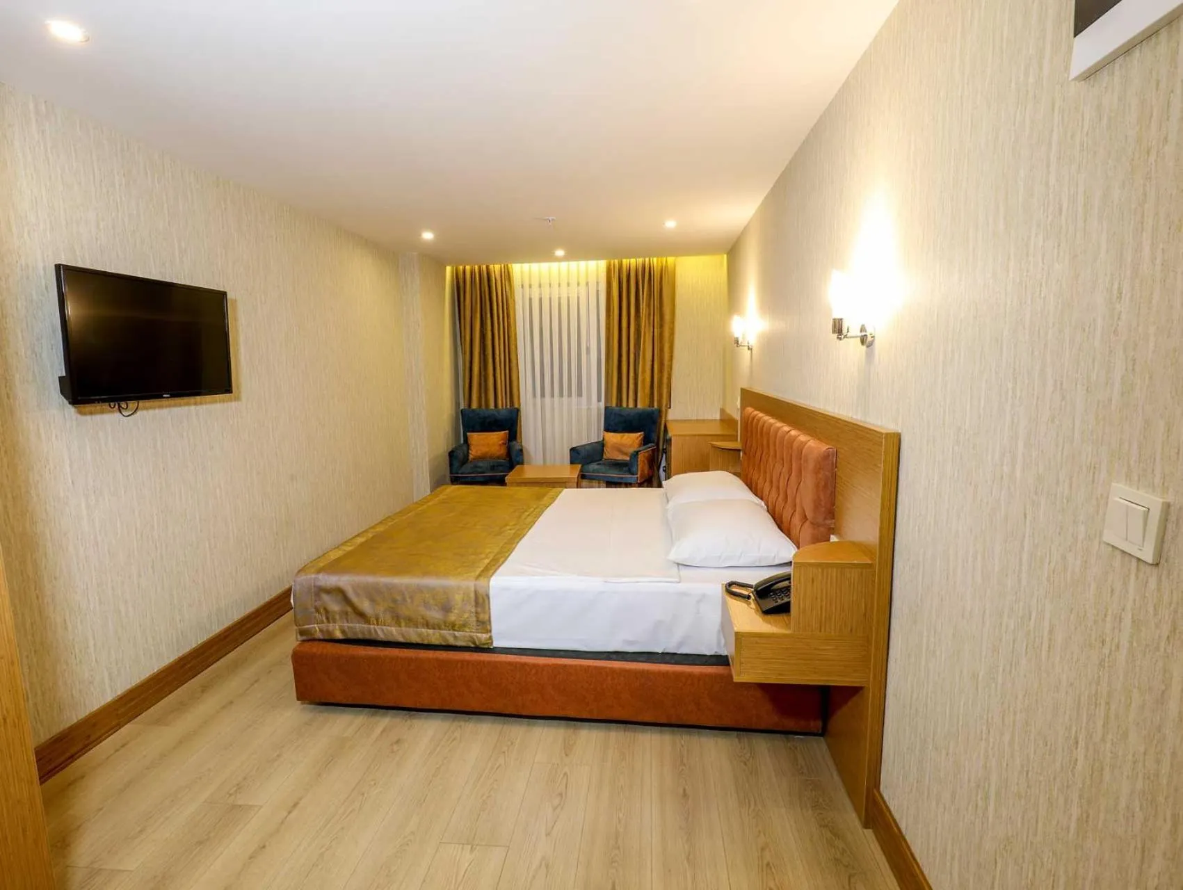 Photo of the whole room in Grand Elmira Suites